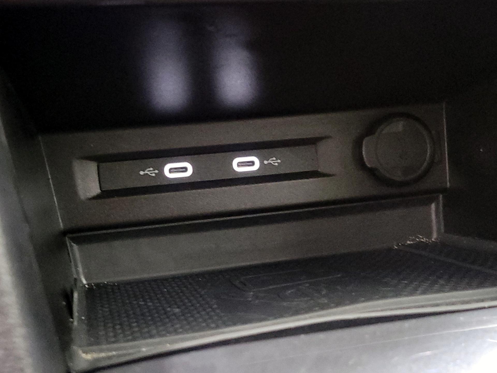 Thumbnail: 2022 Volkswagen Tiguan - 18