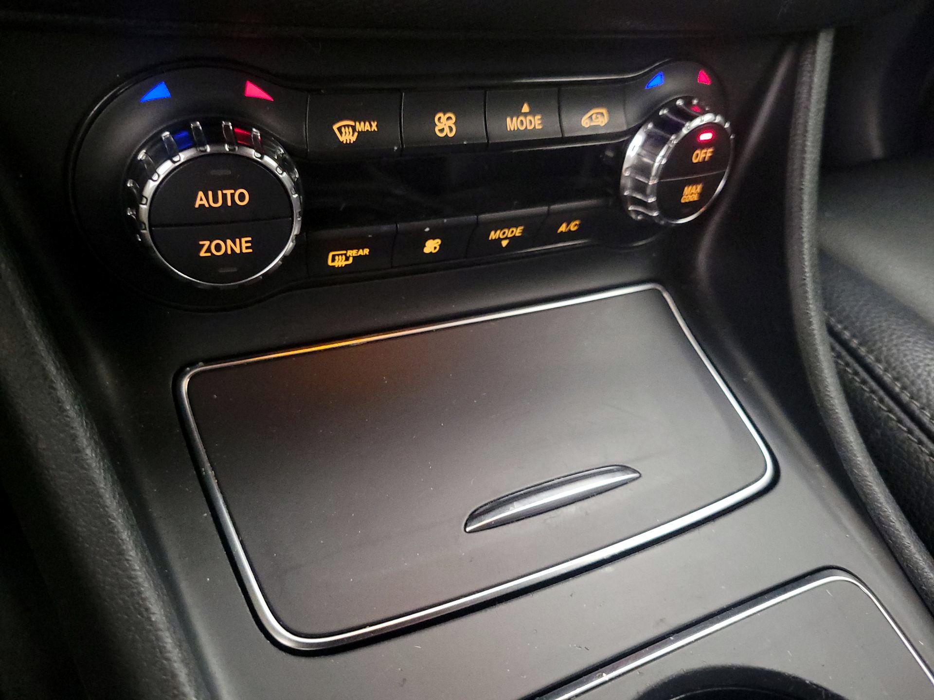 Thumbnail: 2019 Mercedes-Benz GLA - 17