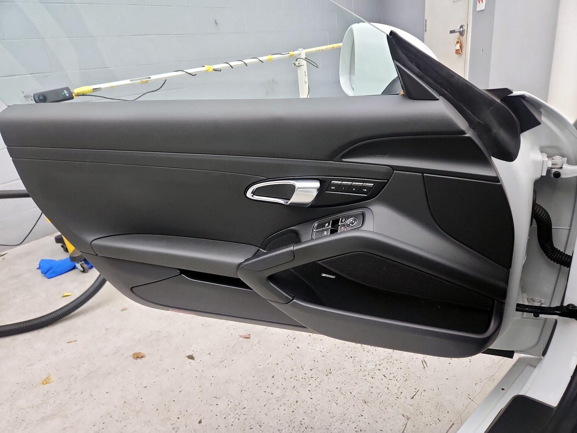 Thumbnail: 2015 Porsche Boxster - 12