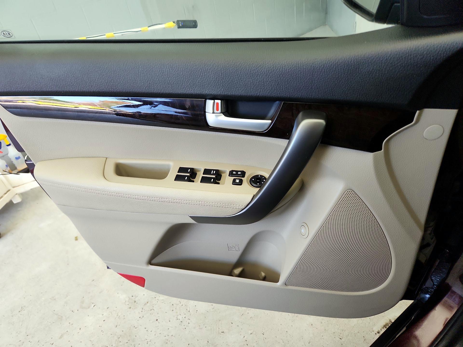 Thumbnail: 2015 Kia Sorento - 12