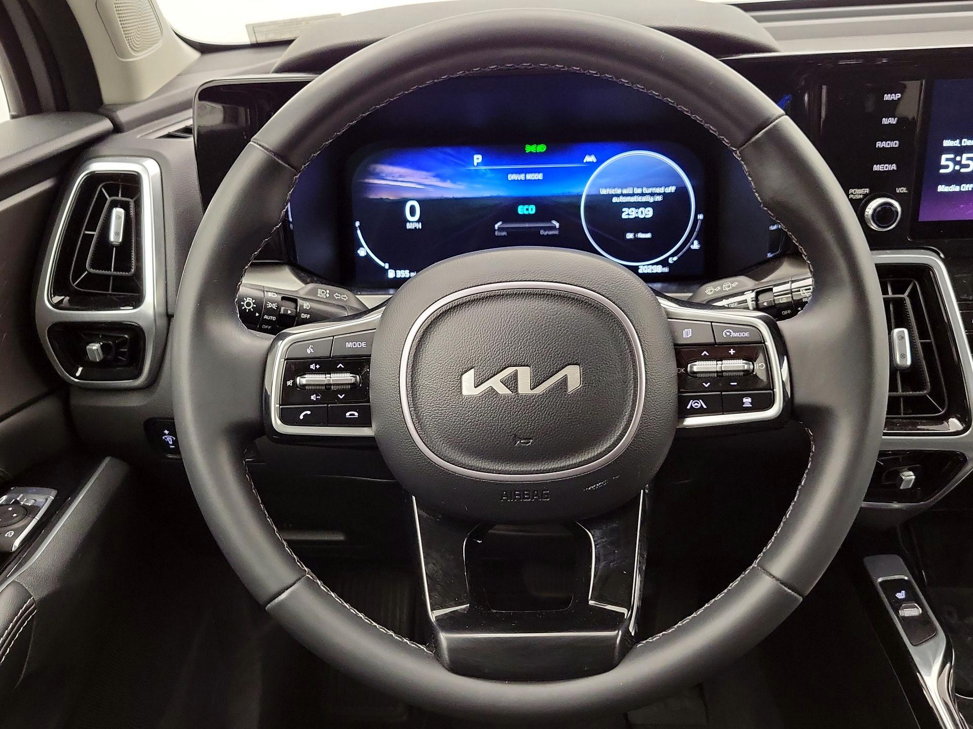 Thumbnail: 2023 Kia Sorento - 10