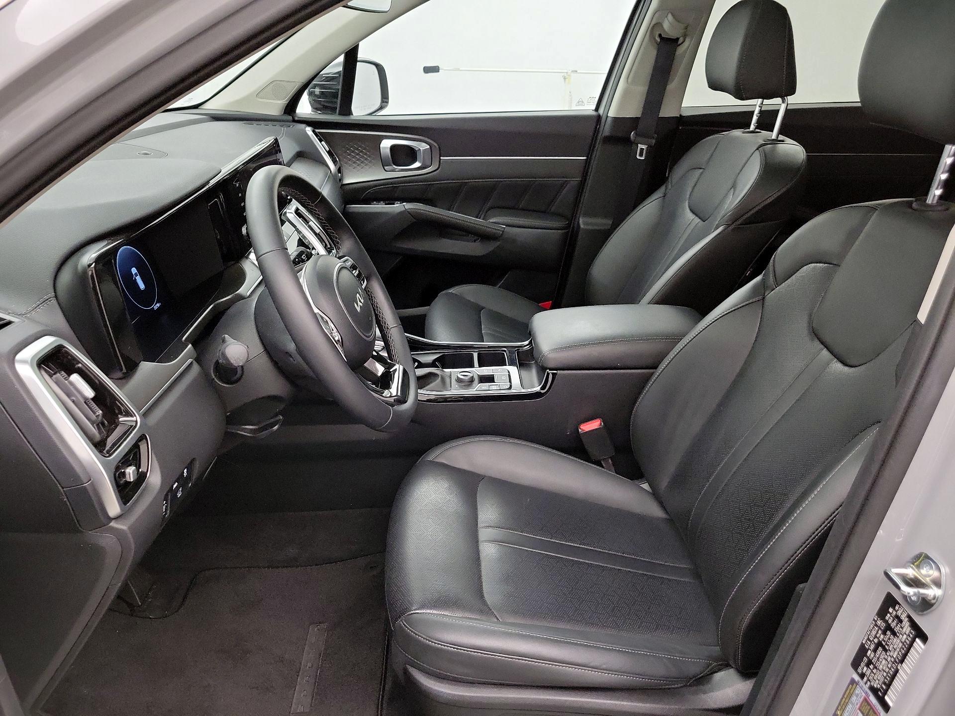 Thumbnail: 2023 Kia Sorento - 11