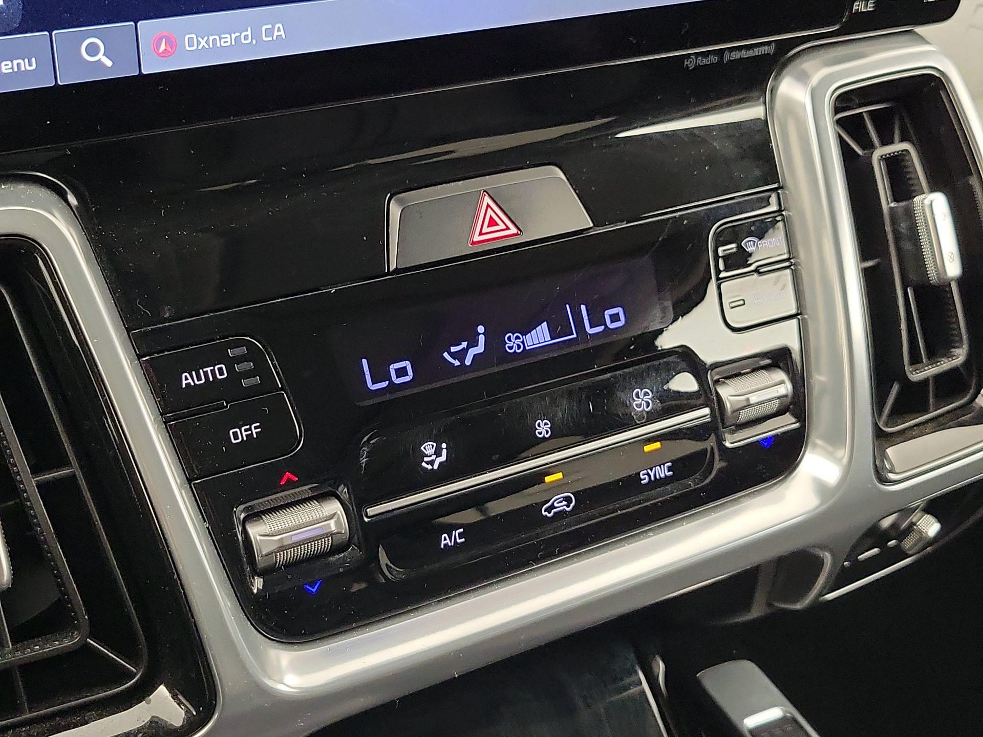 Thumbnail: 2023 Kia Sorento - 17