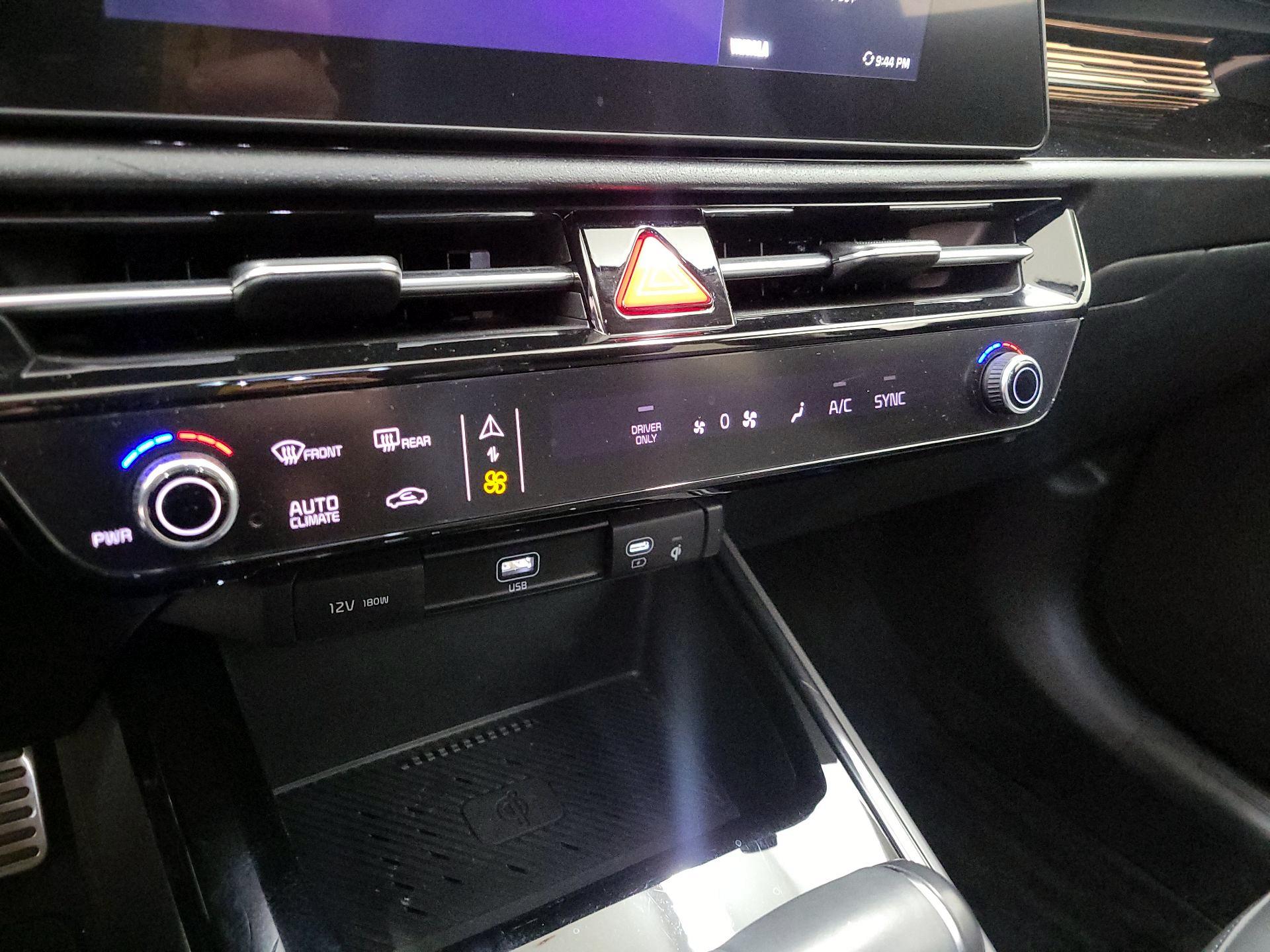 Thumbnail: 2023 Kia Niro - 17