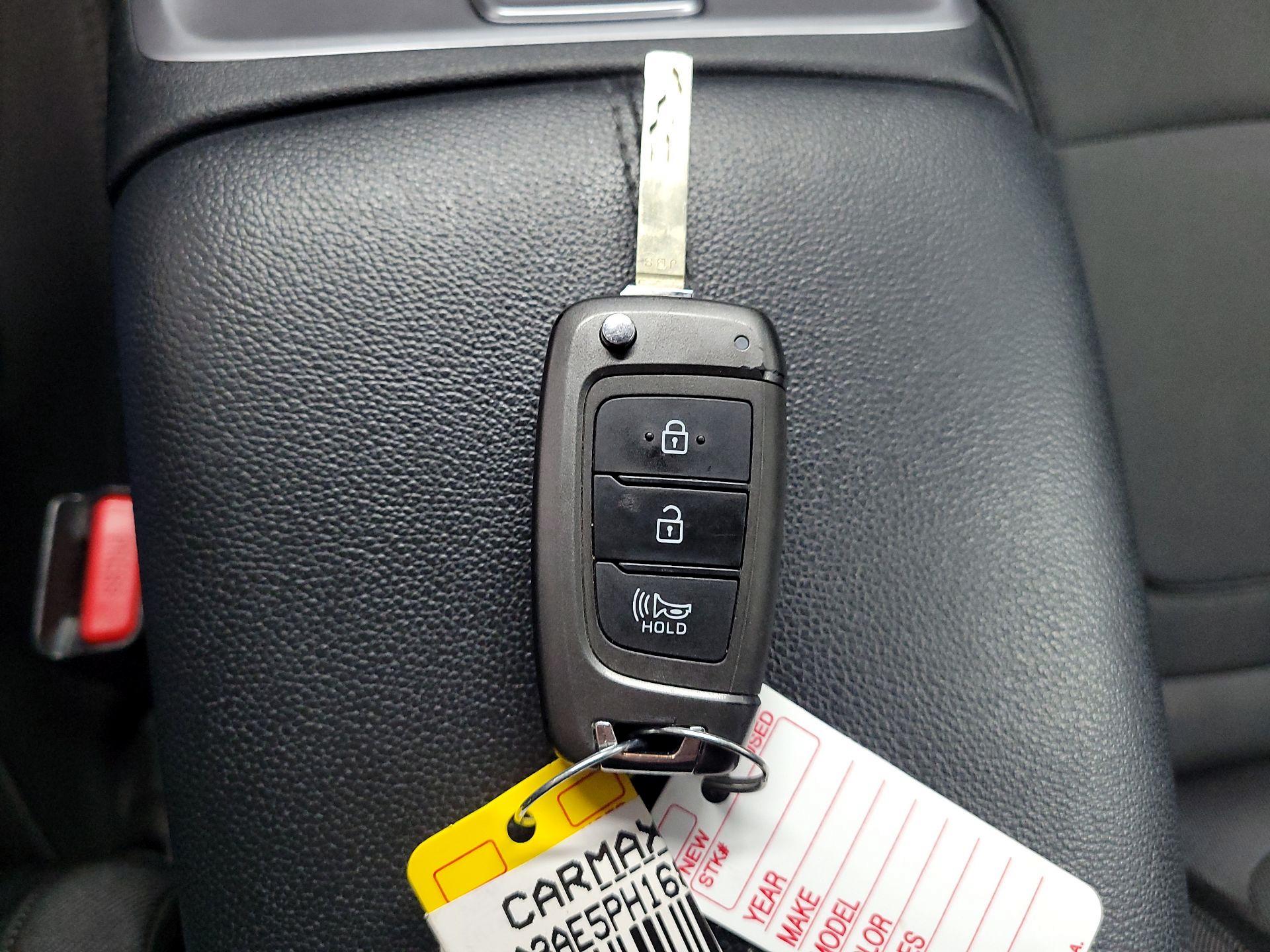 Thumbnail: 2023 Hyundai Tucson - 19