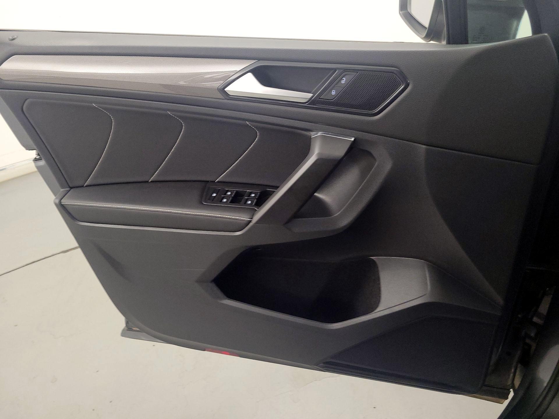 Thumbnail: 2022 Volkswagen Tiguan - 12