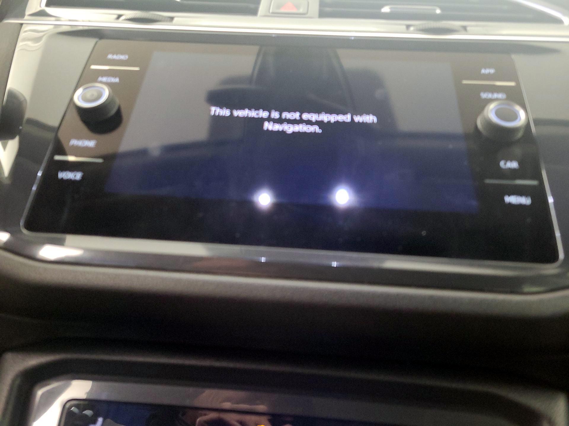 Thumbnail: 2022 Volkswagen Tiguan - 14