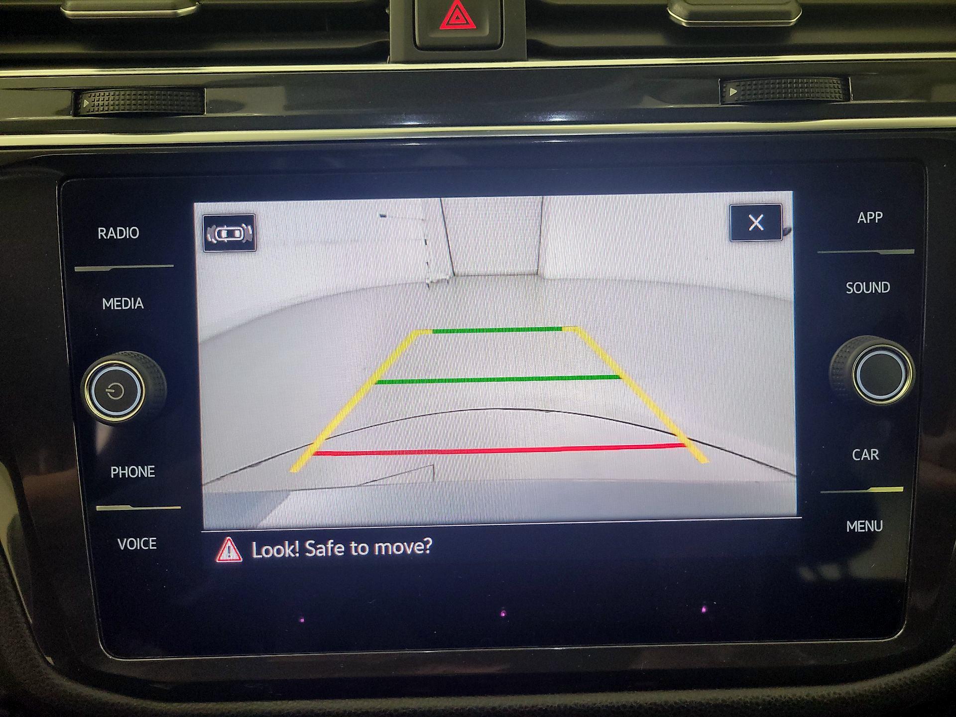 Thumbnail: 2022 Volkswagen Tiguan - 15