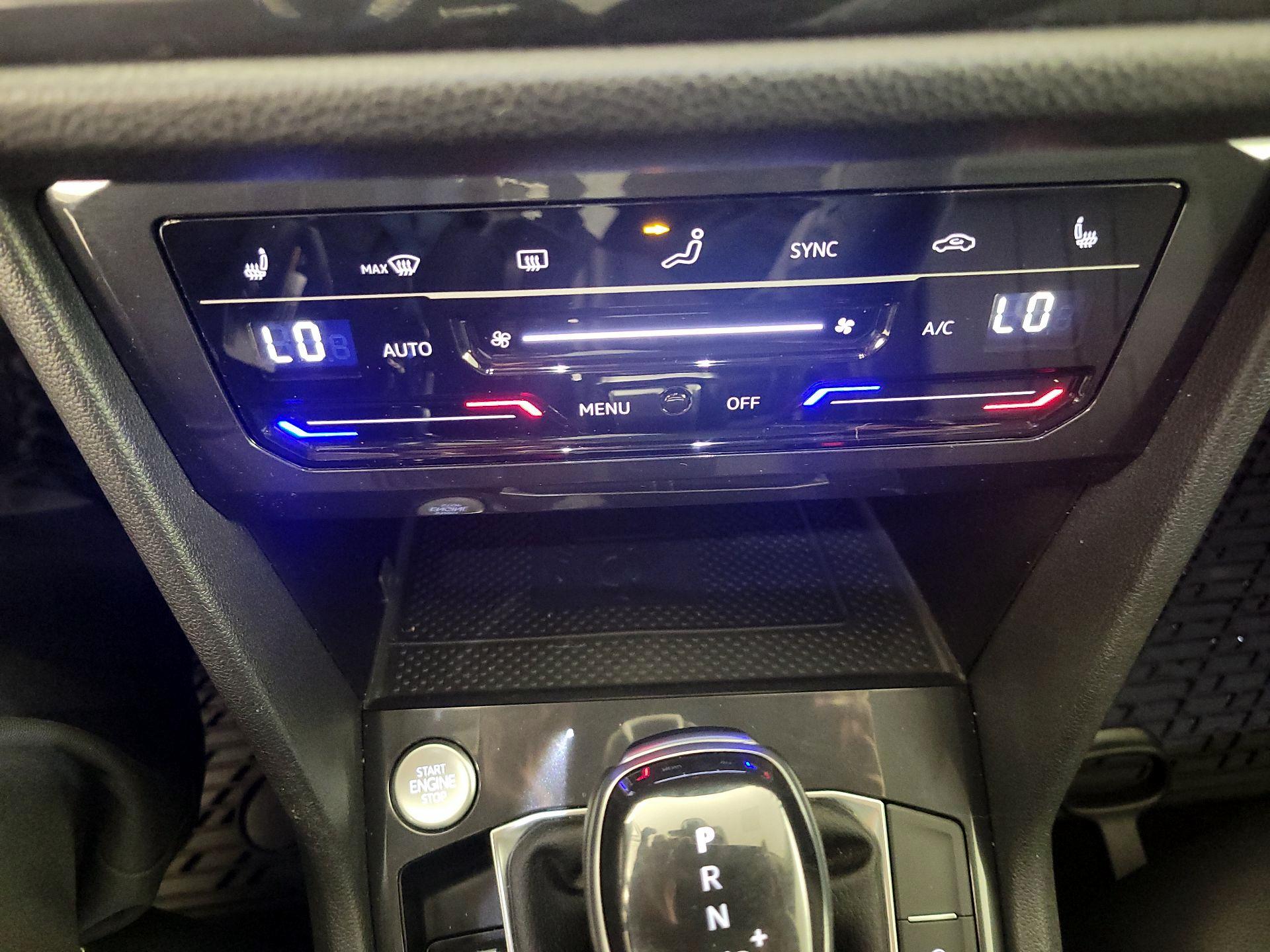 Thumbnail: 2022 Volkswagen Tiguan - 17