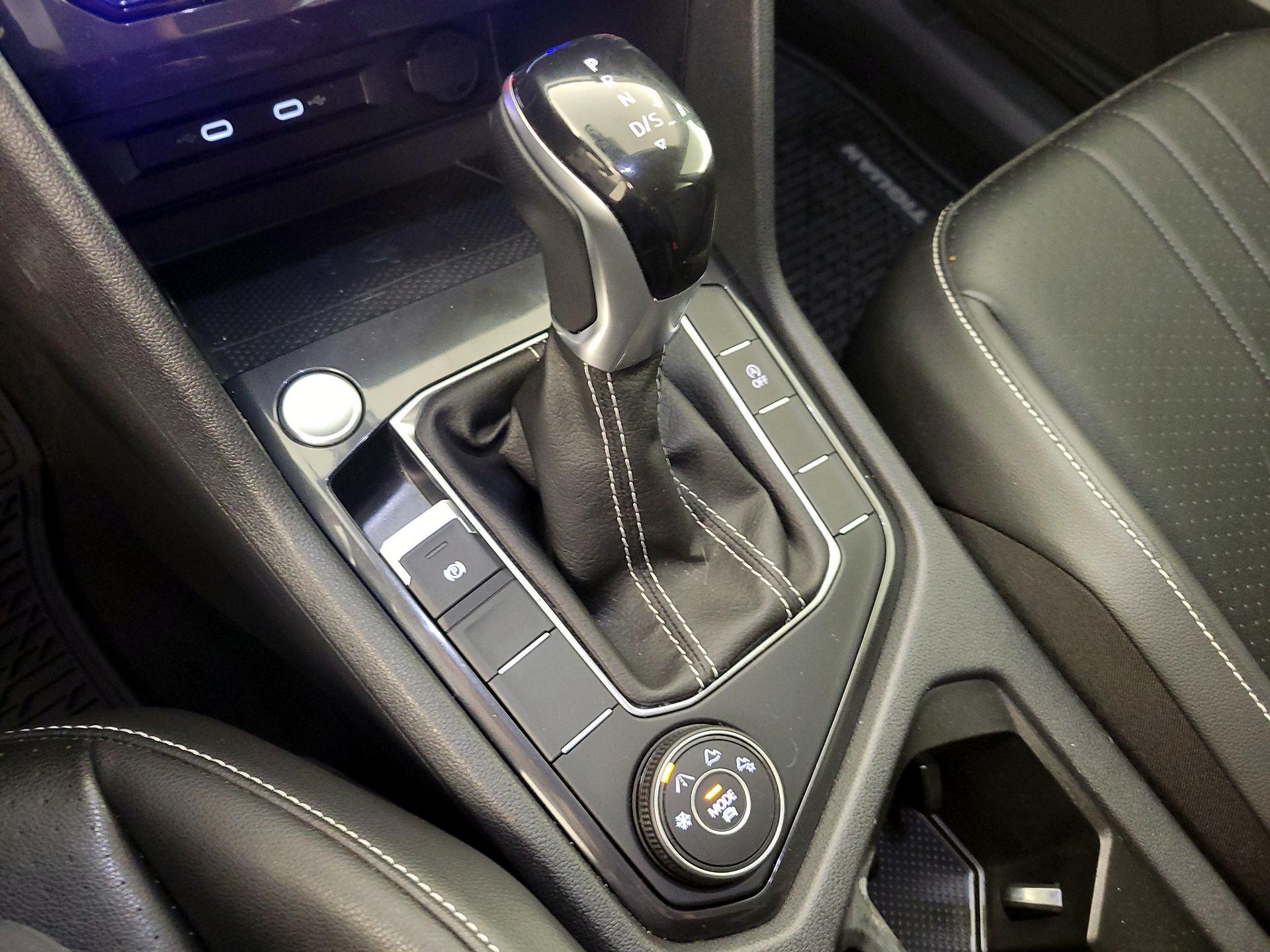 Thumbnail: 2022 Volkswagen Tiguan - 18