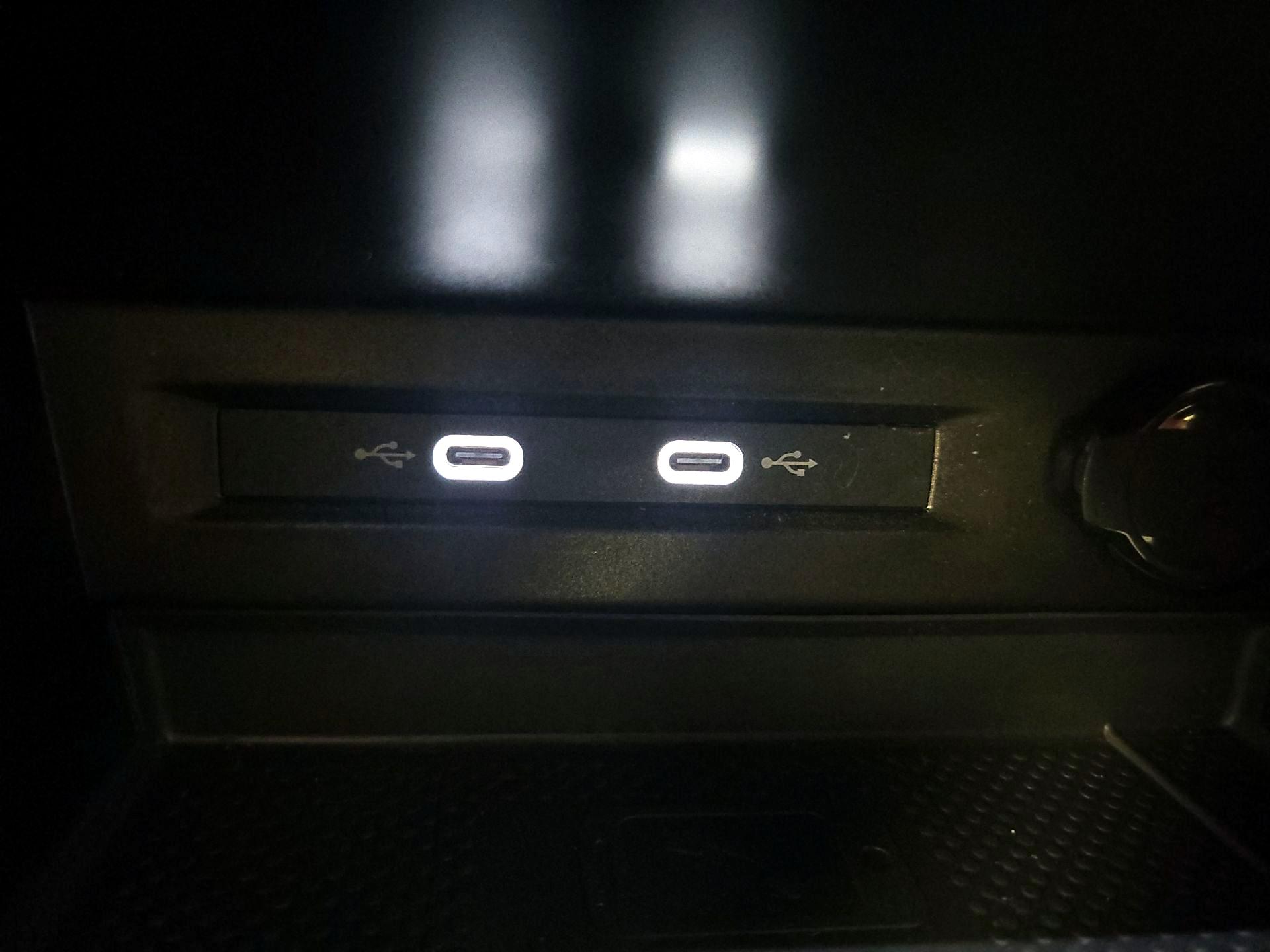 Thumbnail: 2022 Volkswagen Tiguan - 19