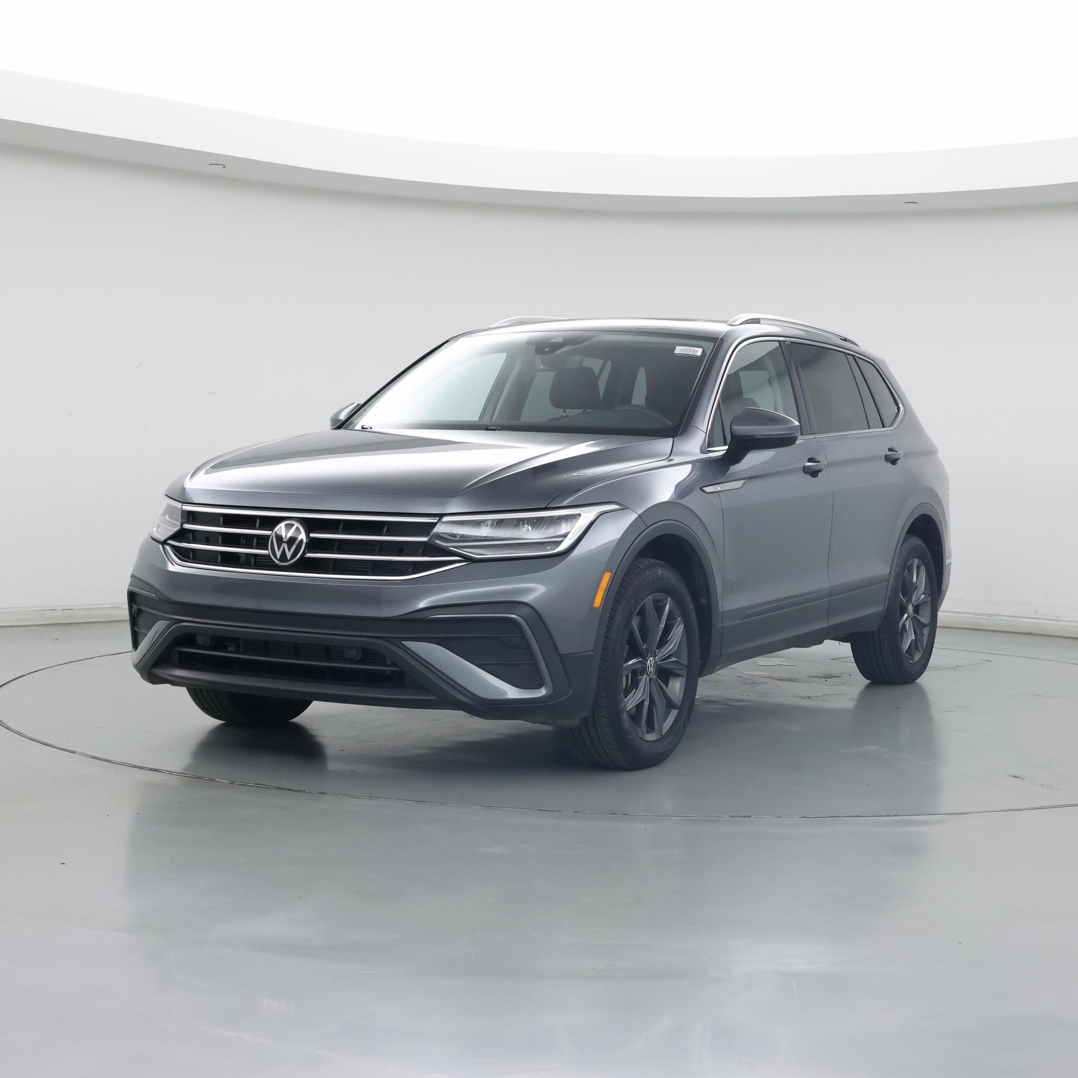 Thumbnail: 2022 Volkswagen Tiguan - 4