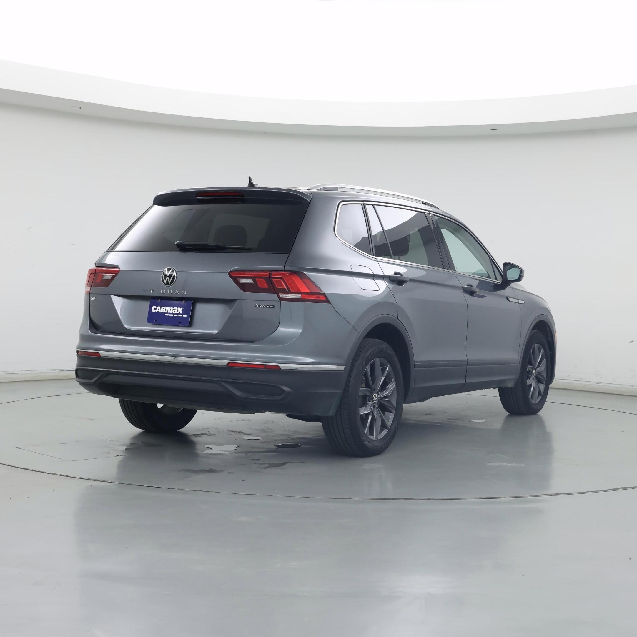 Thumbnail: 2022 Volkswagen Tiguan - 8