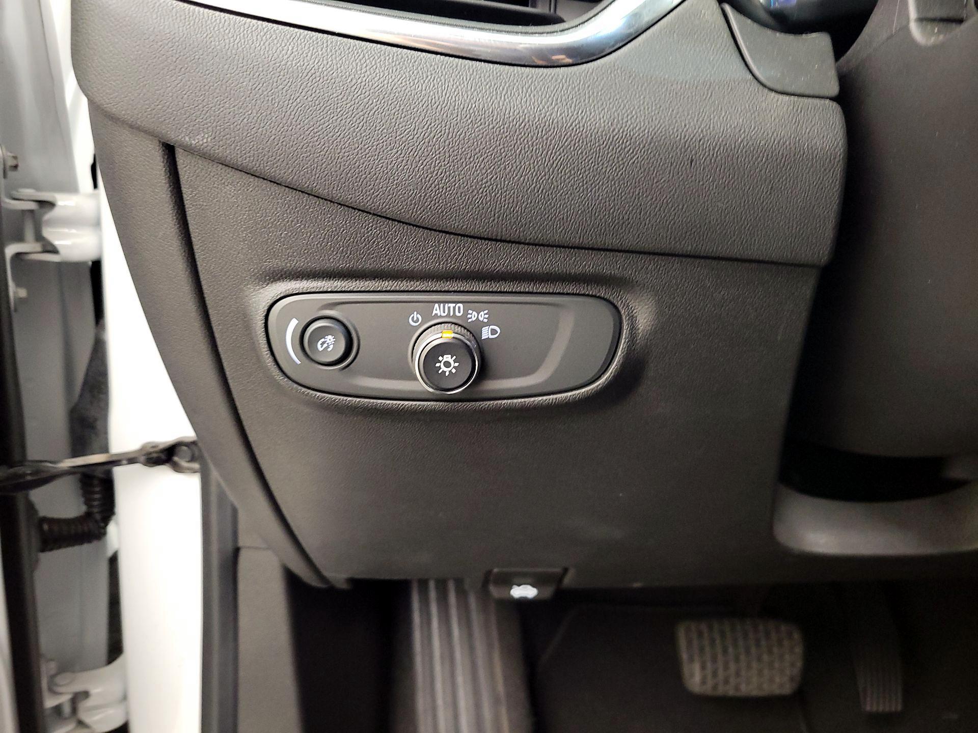 Thumbnail: 2022 Chevrolet Equinox - 13