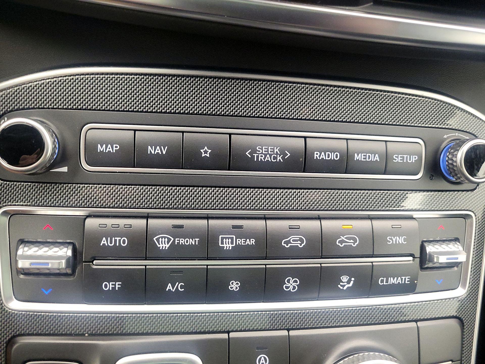 Thumbnail: 2023 Hyundai Santa Fe - 17