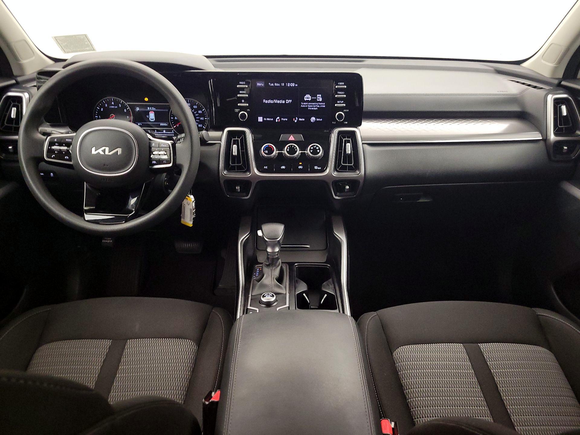 Thumbnail: 2023 Kia Sorento - 9