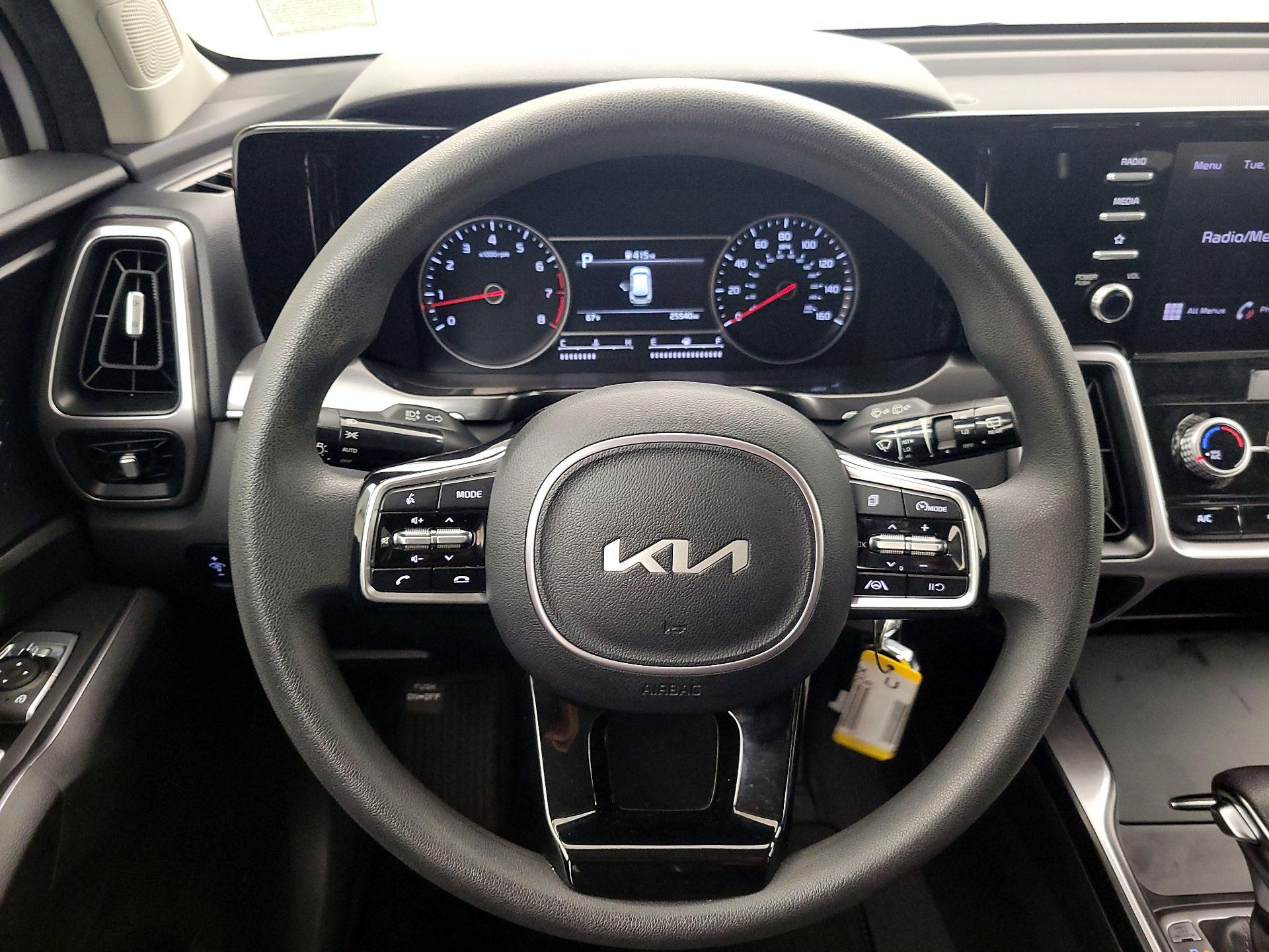 Thumbnail: 2023 Kia Sorento - 10