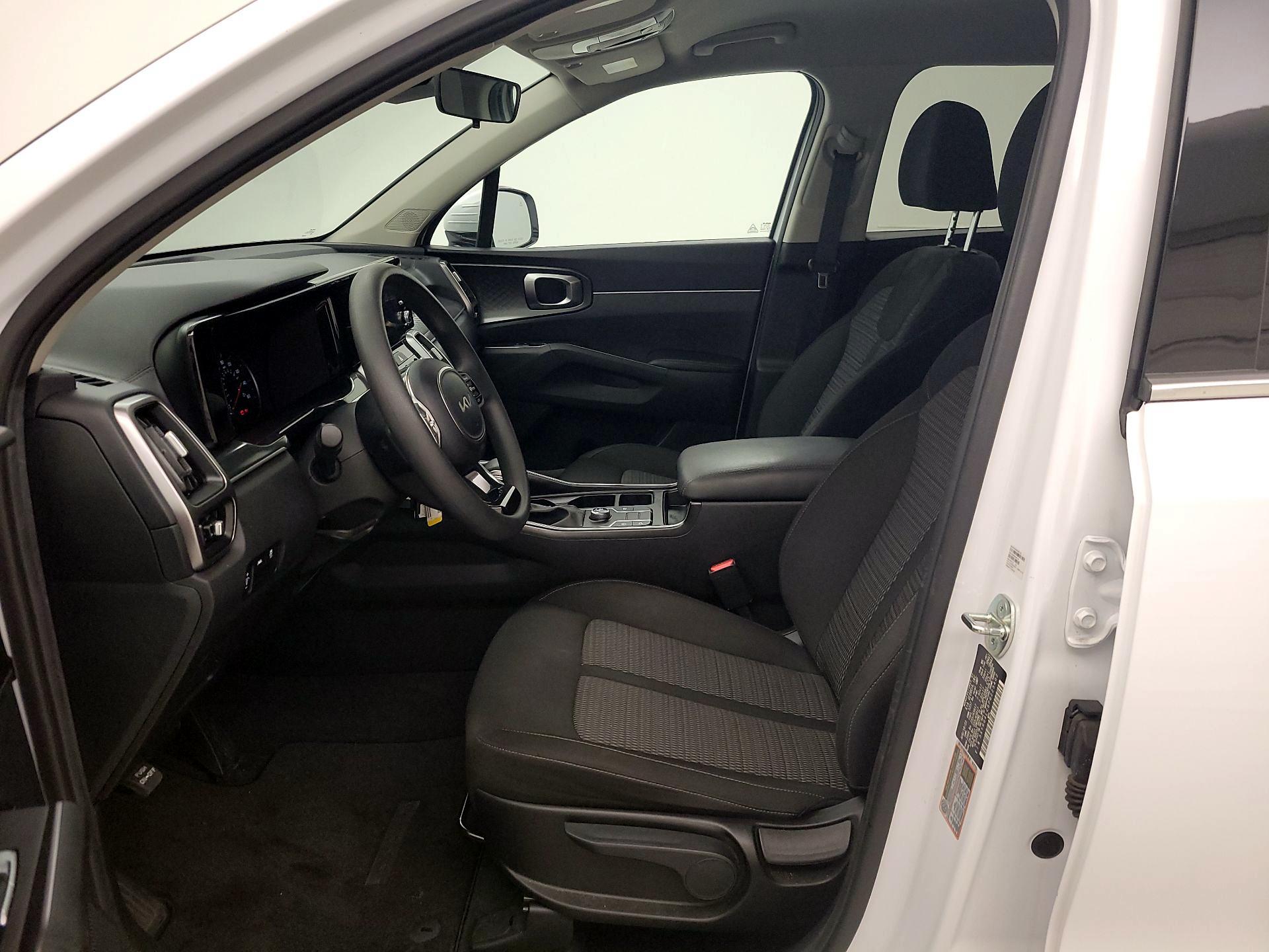 Thumbnail: 2023 Kia Sorento - 11