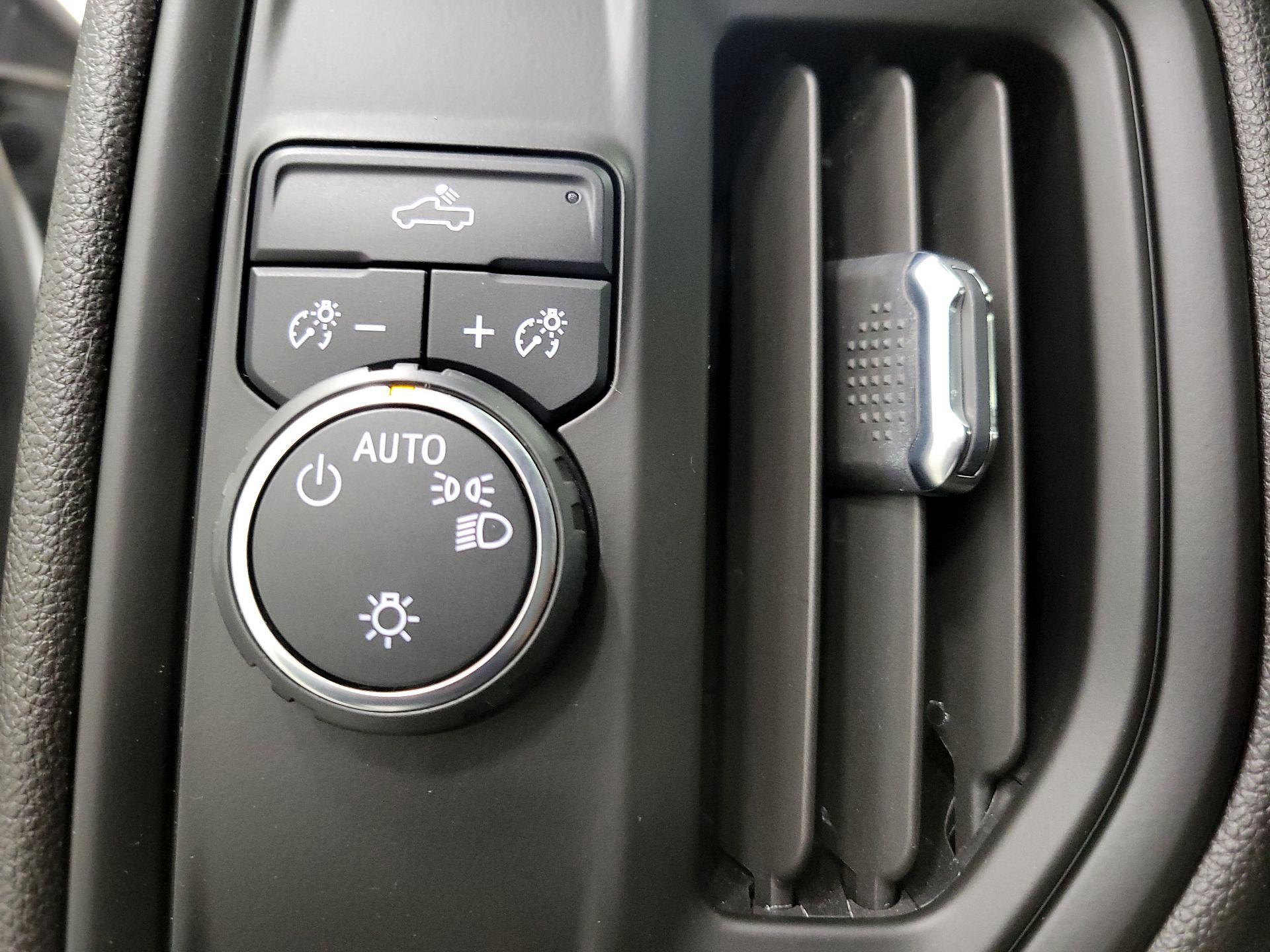 Thumbnail: 2022 Chevrolet Silverado 1500 - 13