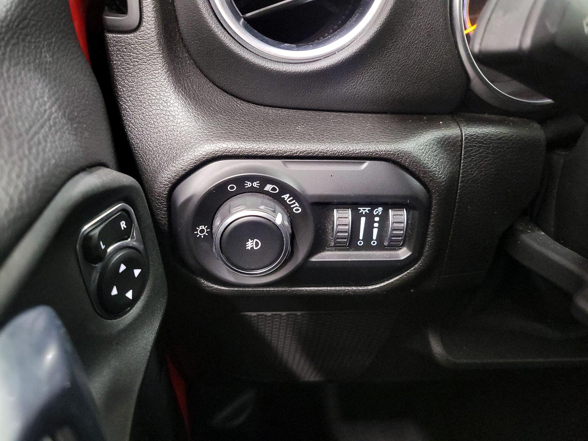 Thumbnail: 2021 Jeep Wrangler - 13