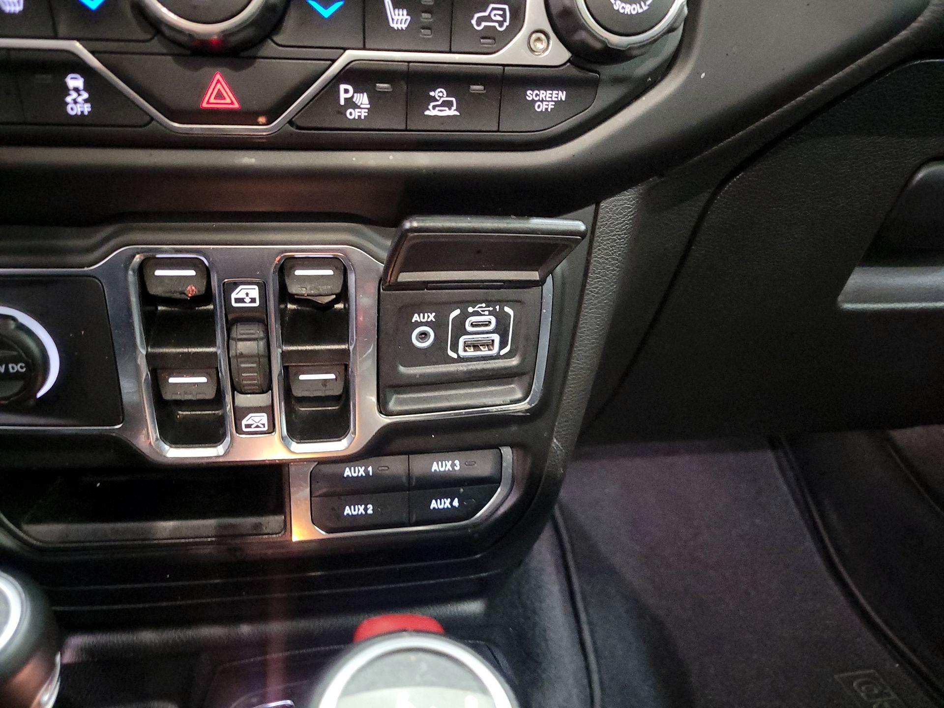 Thumbnail: 2021 Jeep Wrangler - 18