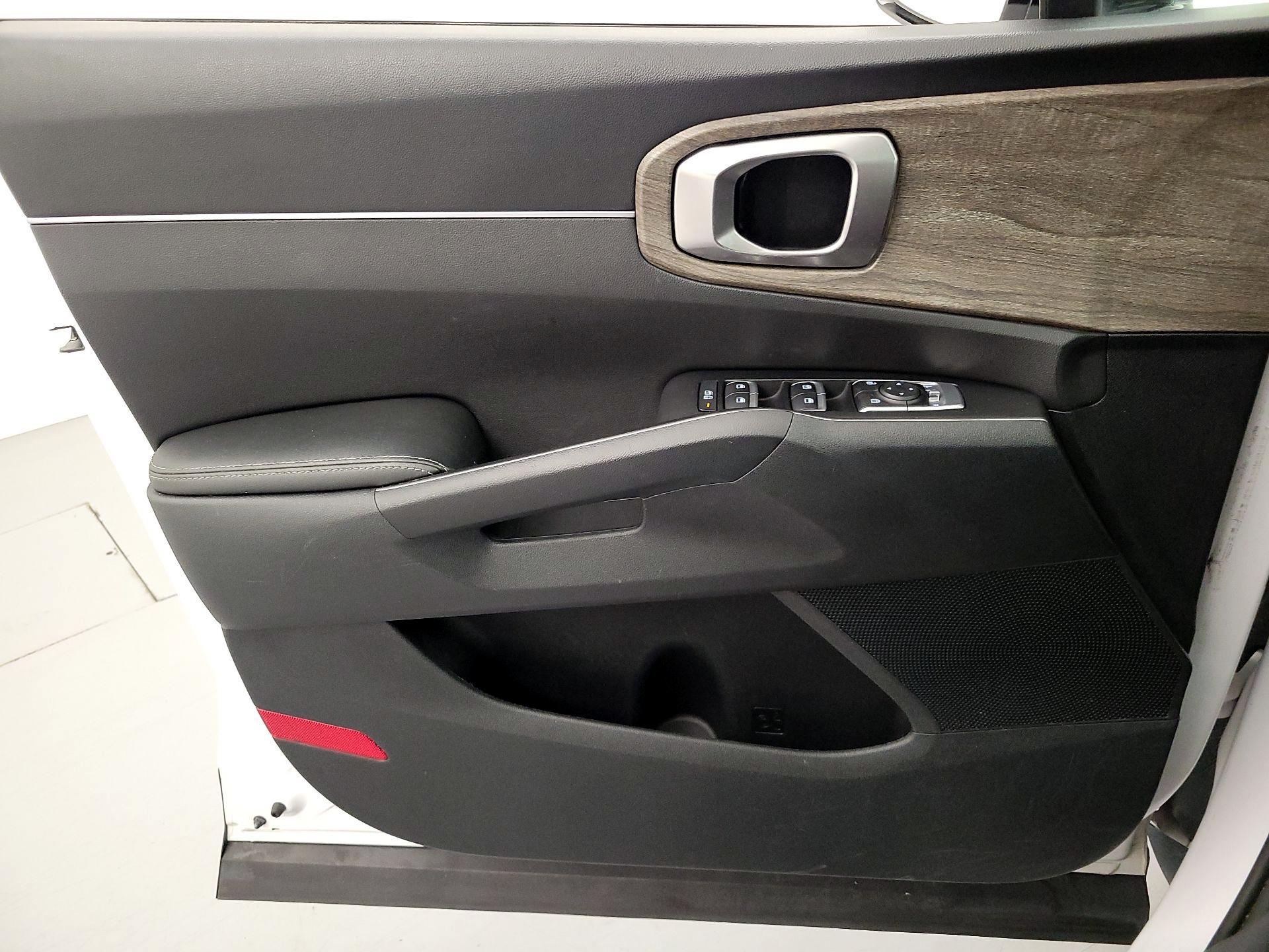 Thumbnail: 2022 Kia Sorento - 12