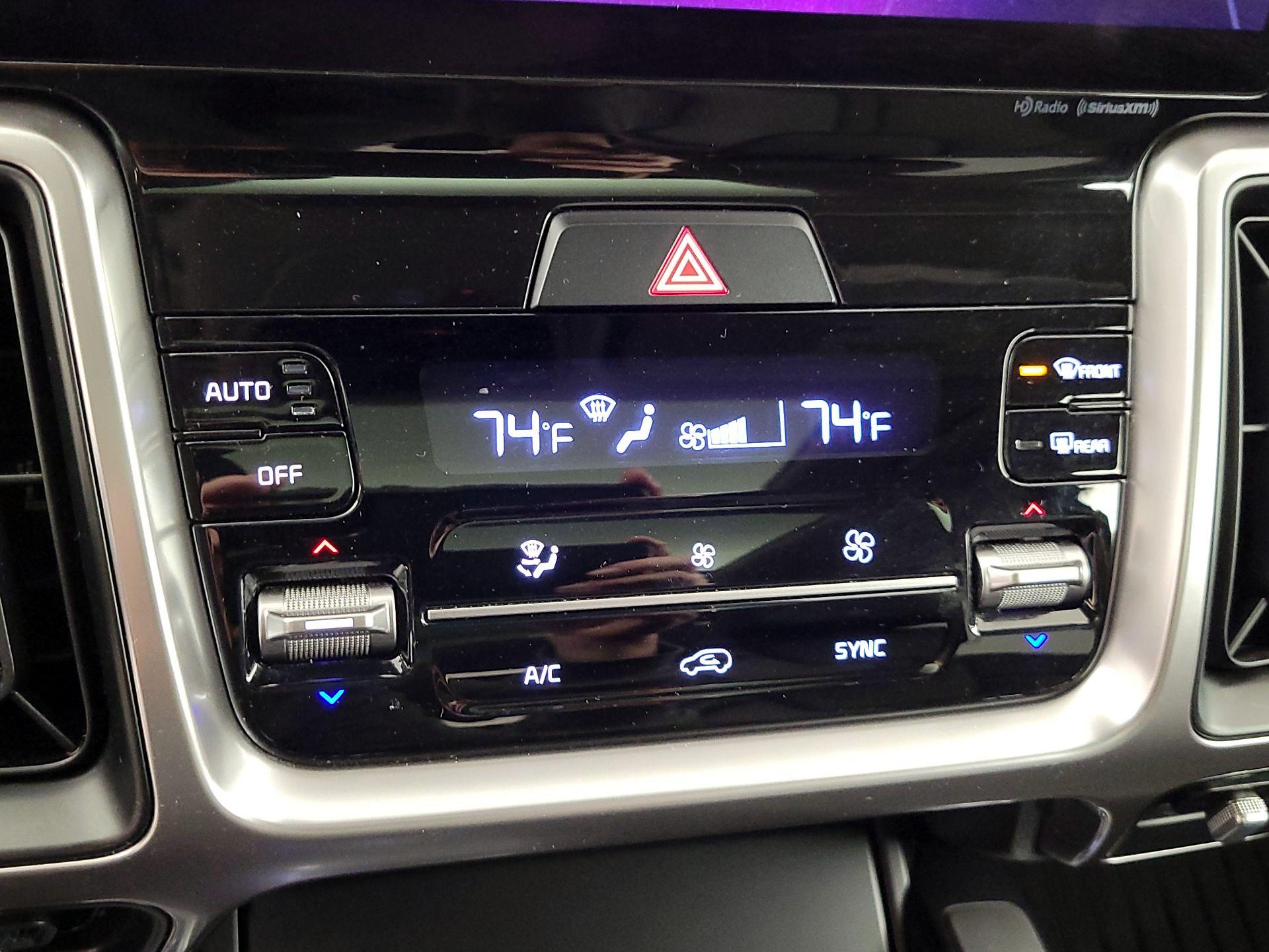 Thumbnail: 2022 Kia Sorento - 17