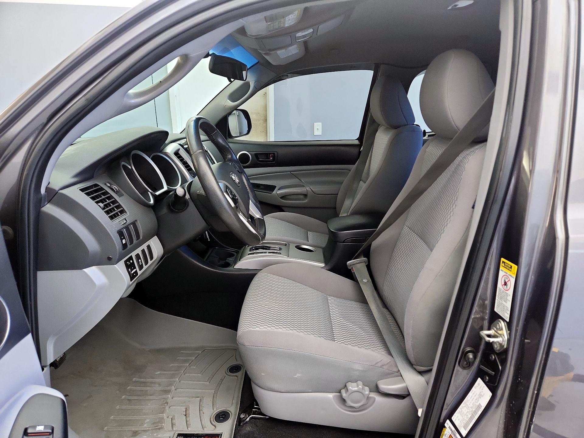 Thumbnail: 2014 Toyota Tacoma - 11