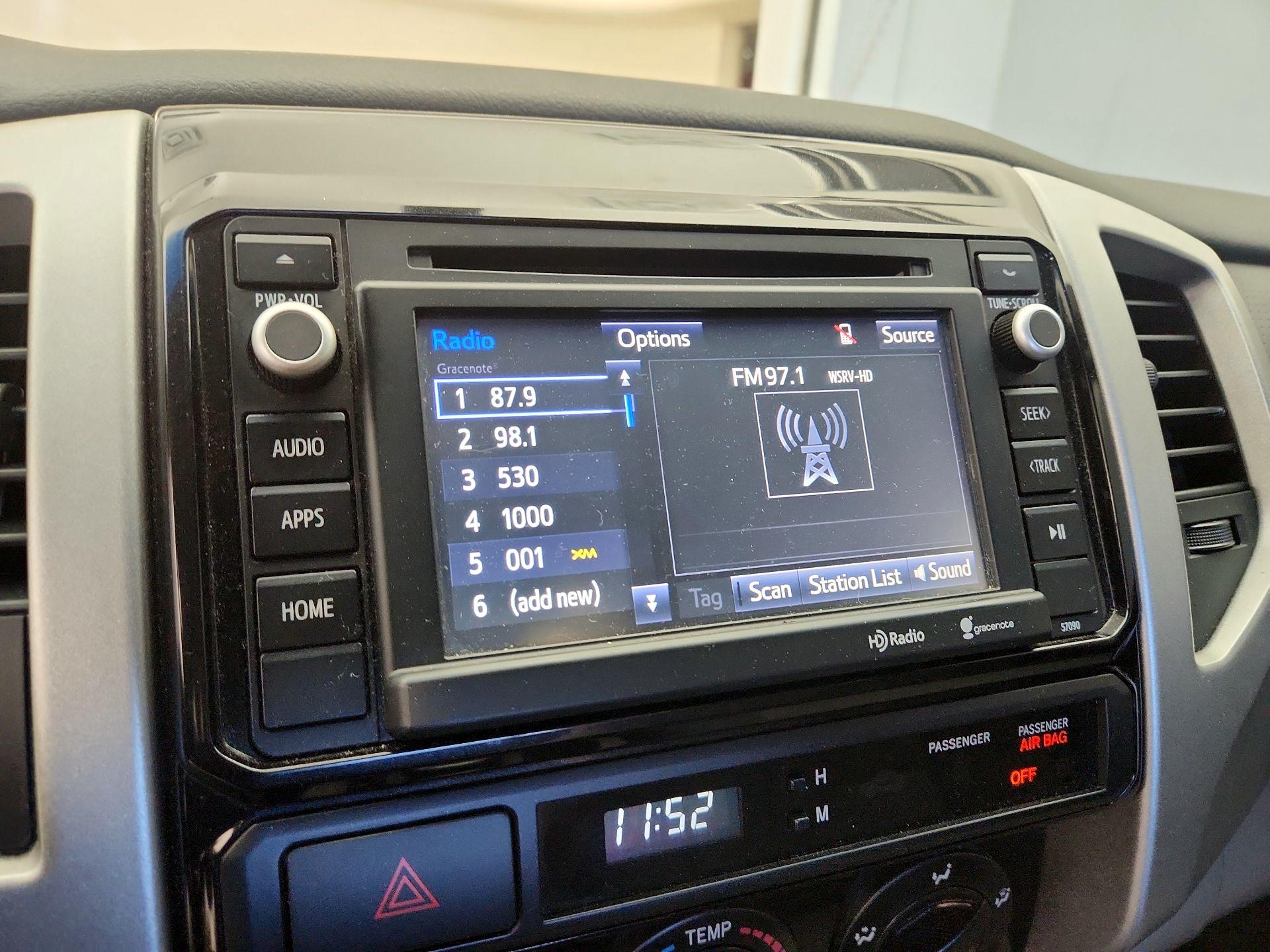 Thumbnail: 2014 Toyota Tacoma - 15