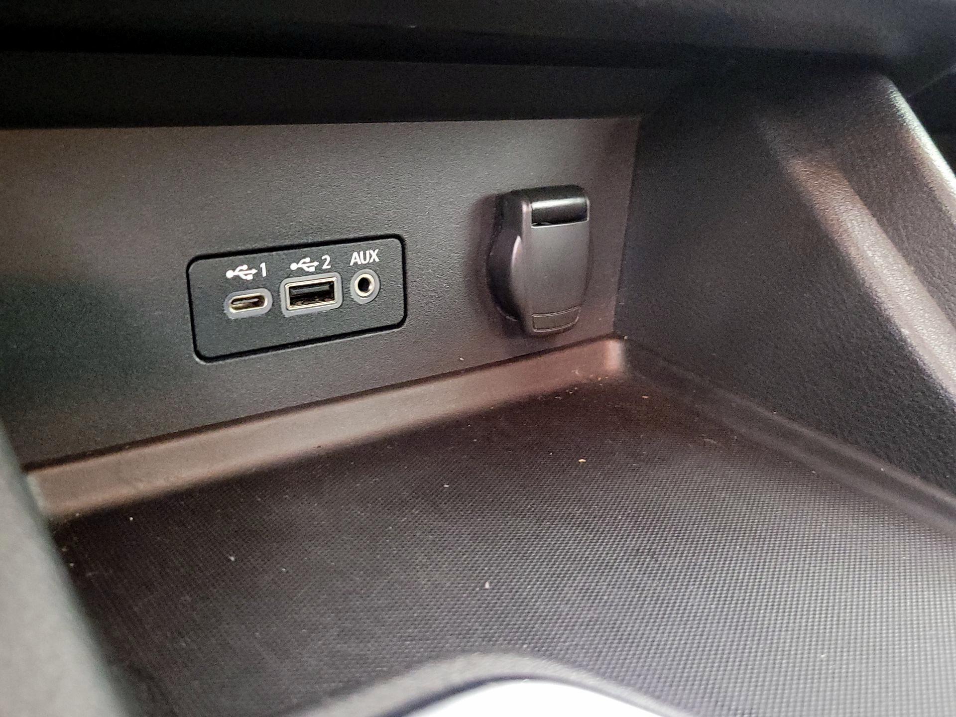 Thumbnail: 2021 Nissan Sentra - 18