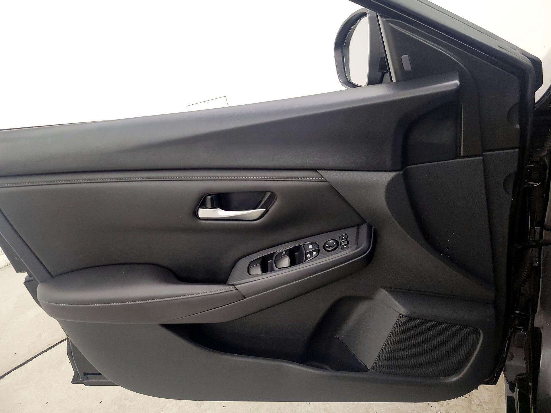 Thumbnail: 2023 Nissan Sentra - 12