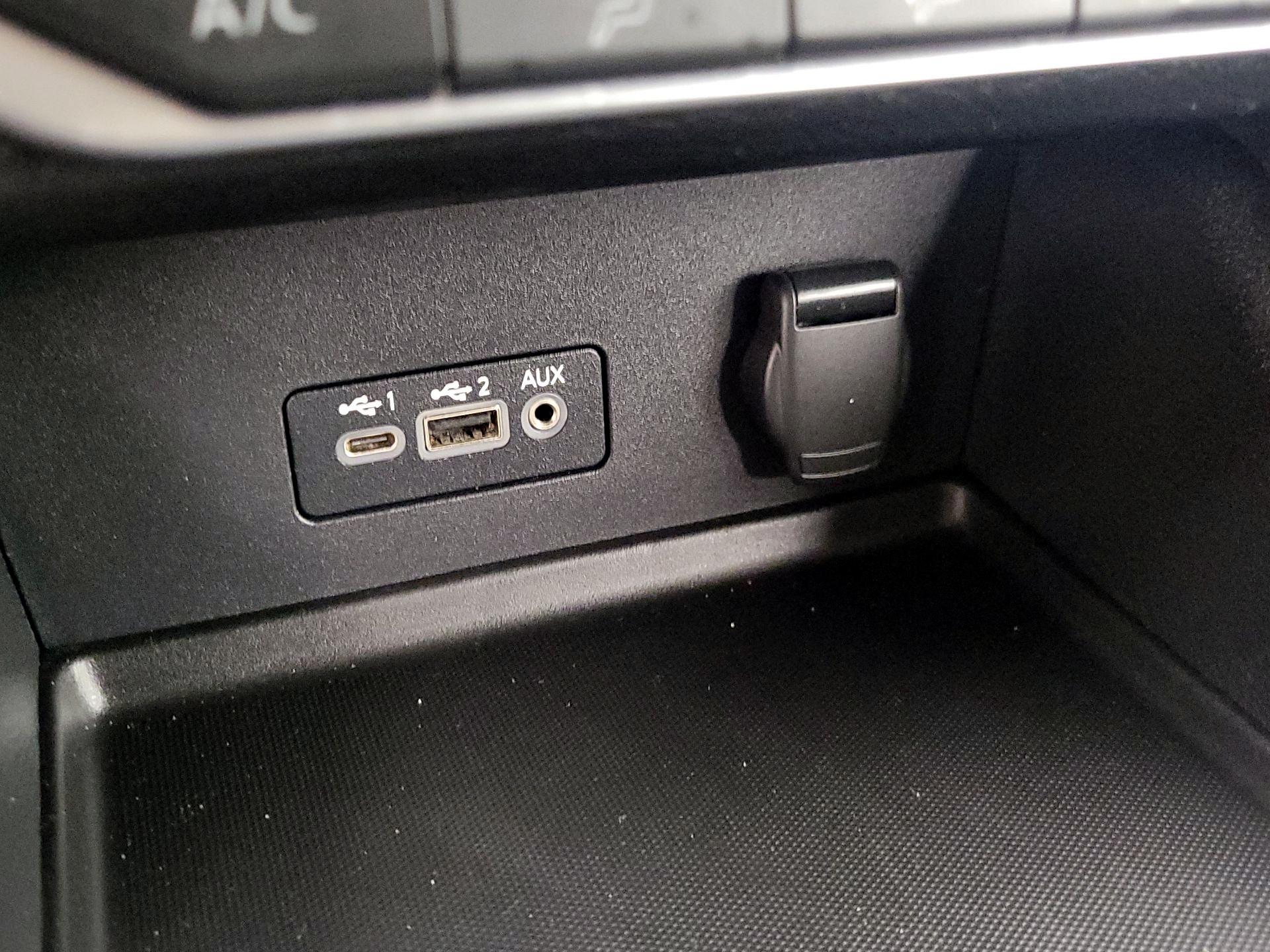 Thumbnail: 2023 Nissan Sentra - 18