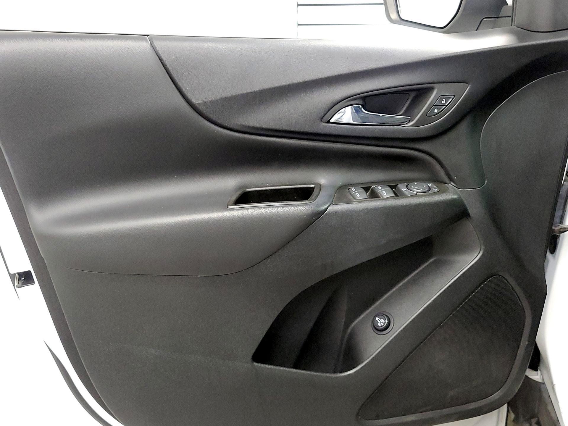 Thumbnail: 2022 Chevrolet Equinox - 12