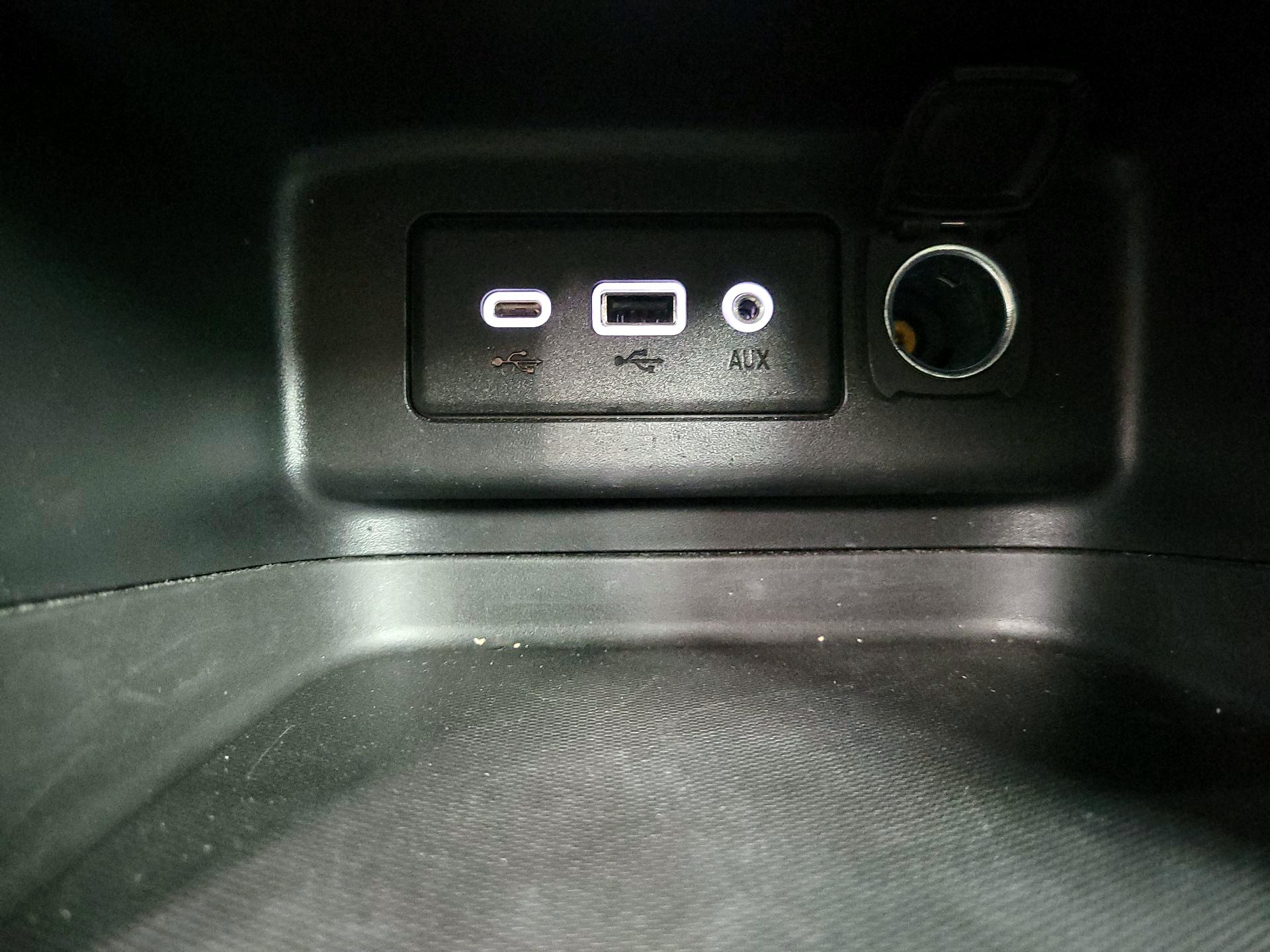 Thumbnail: 2022 Chevrolet Equinox - 18