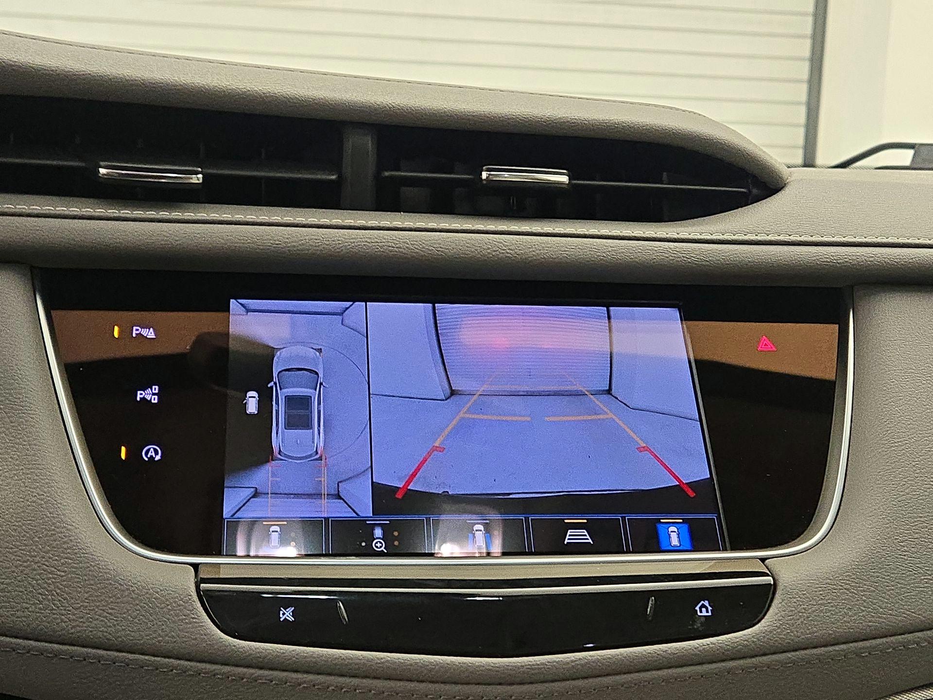 Thumbnail: 2022 Cadillac XT5 - 13