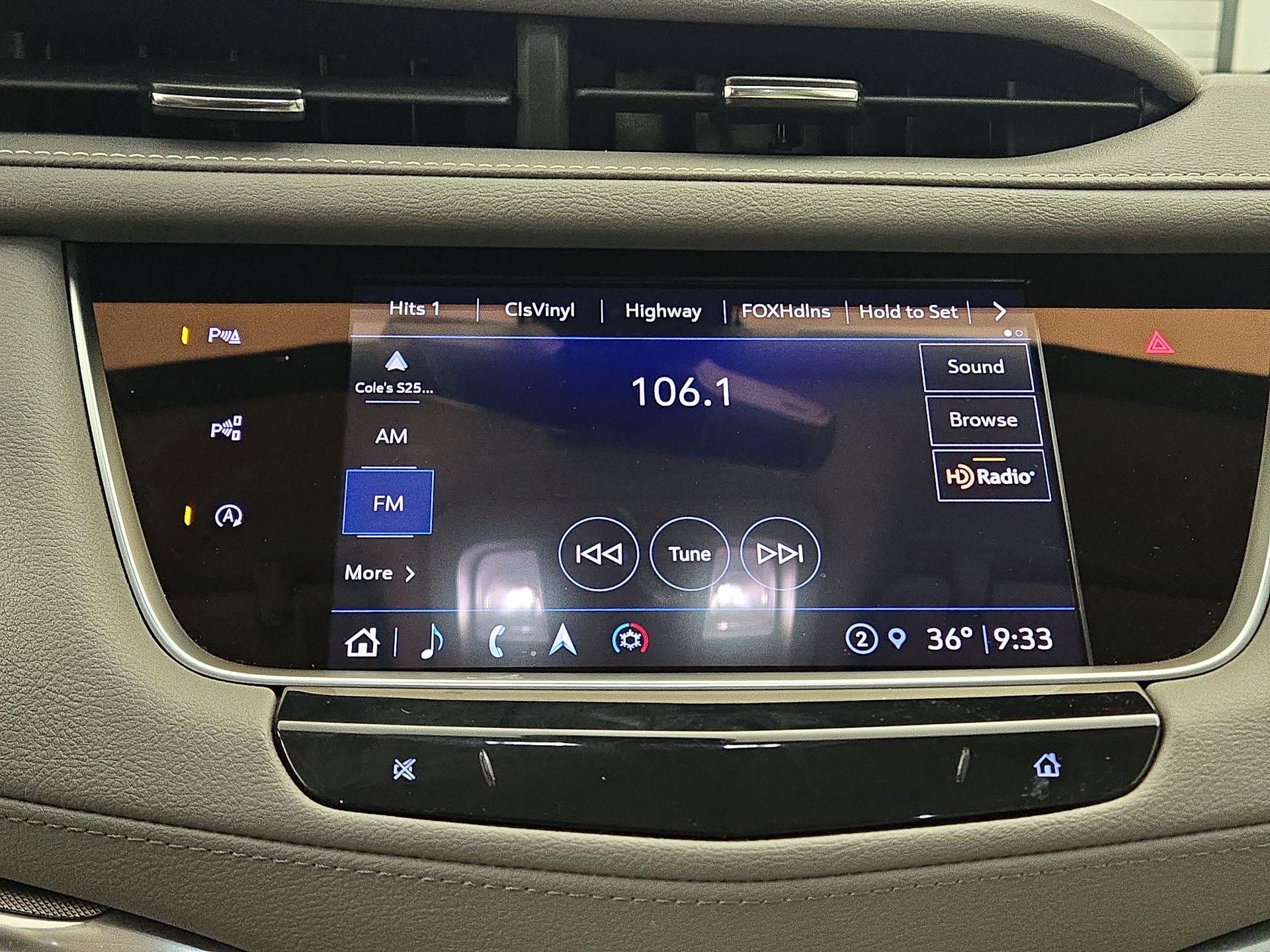 Thumbnail: 2022 Cadillac XT5 - 14