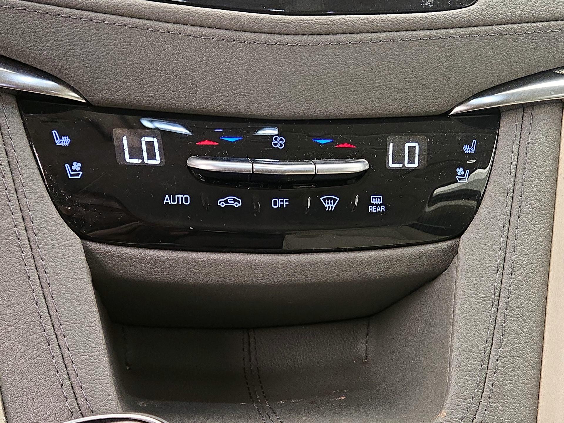 Thumbnail: 2022 Cadillac XT5 - 15