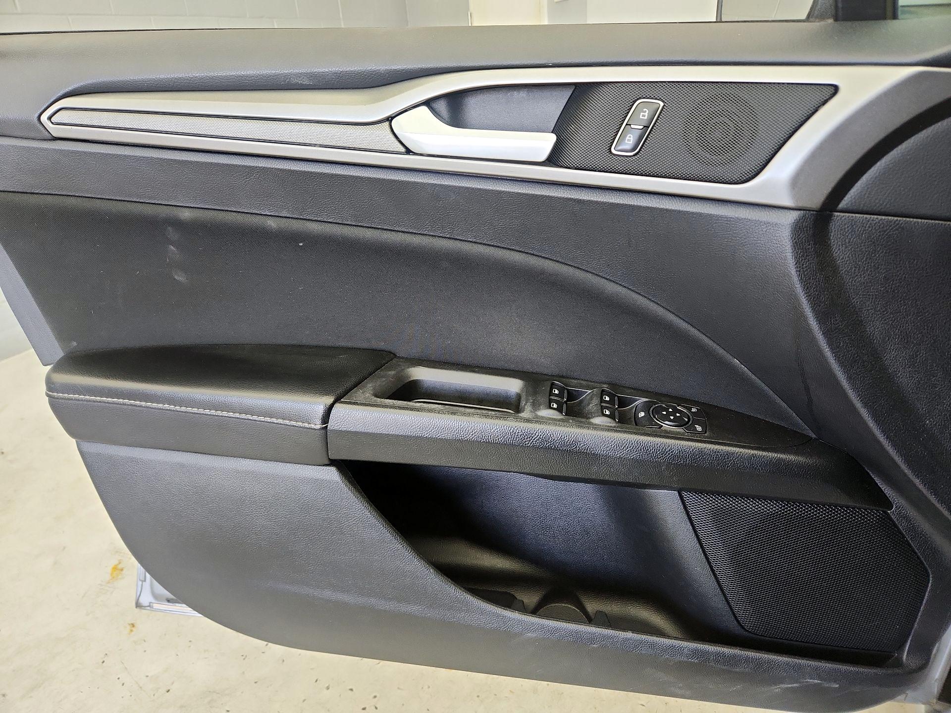 Thumbnail: 2020 Ford Fusion - 12