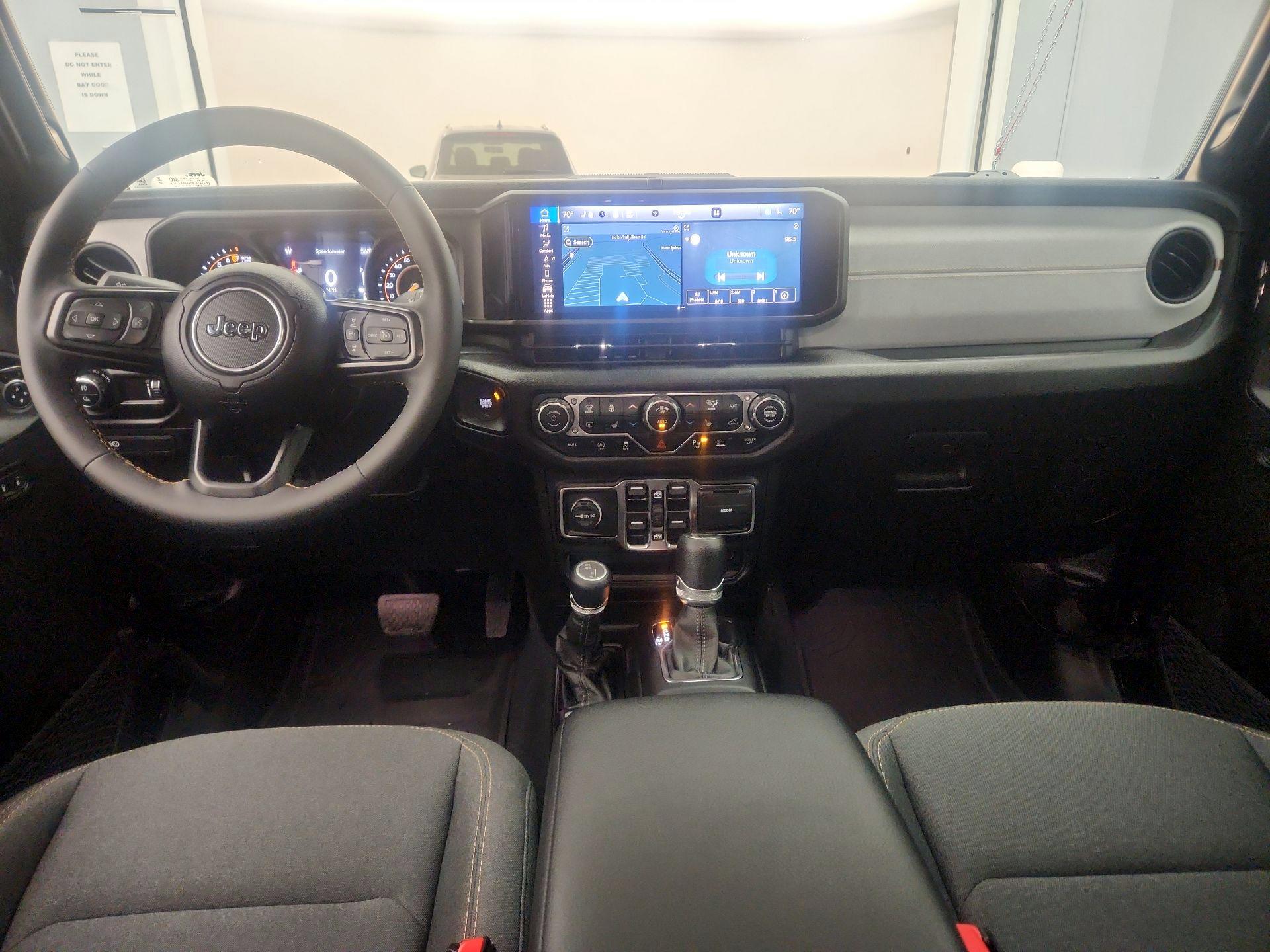 Thumbnail: 2024 Jeep Gladiator - 9