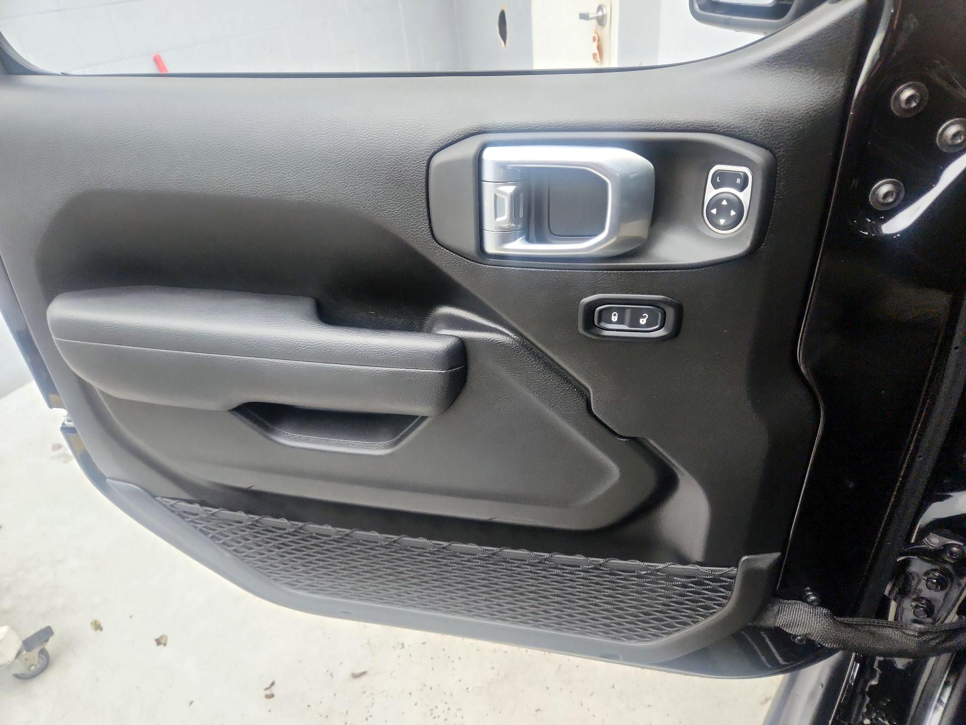 Thumbnail: 2024 Jeep Gladiator - 12