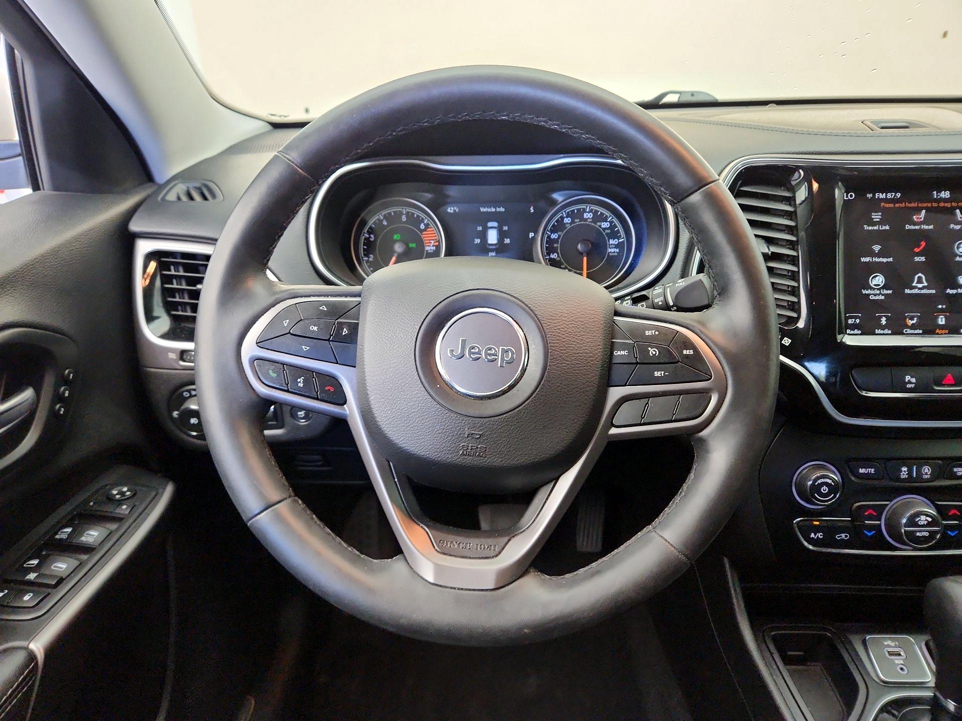 Thumbnail: 2019 Jeep Cherokee - 10