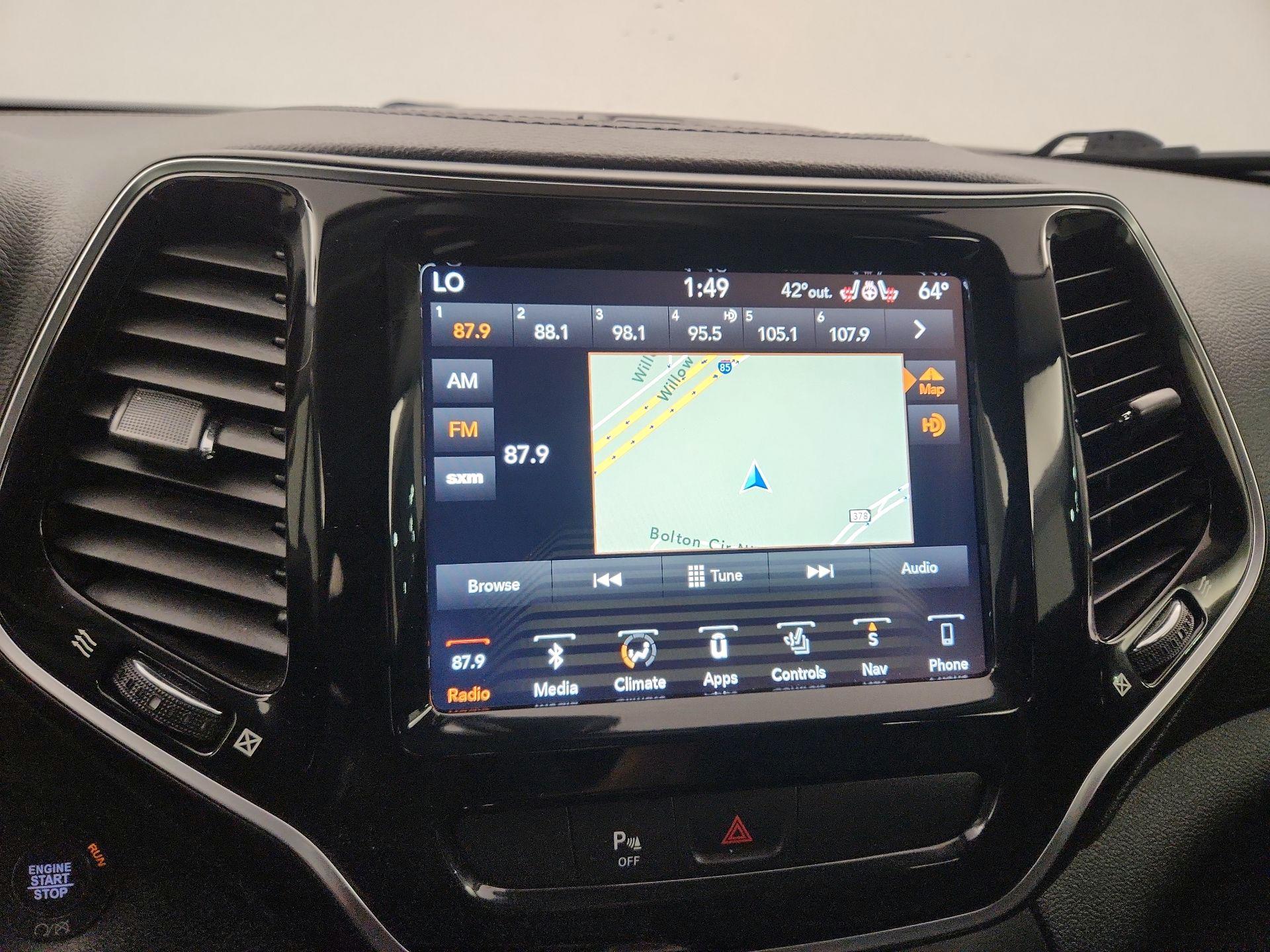 Thumbnail: 2019 Jeep Cherokee - 16