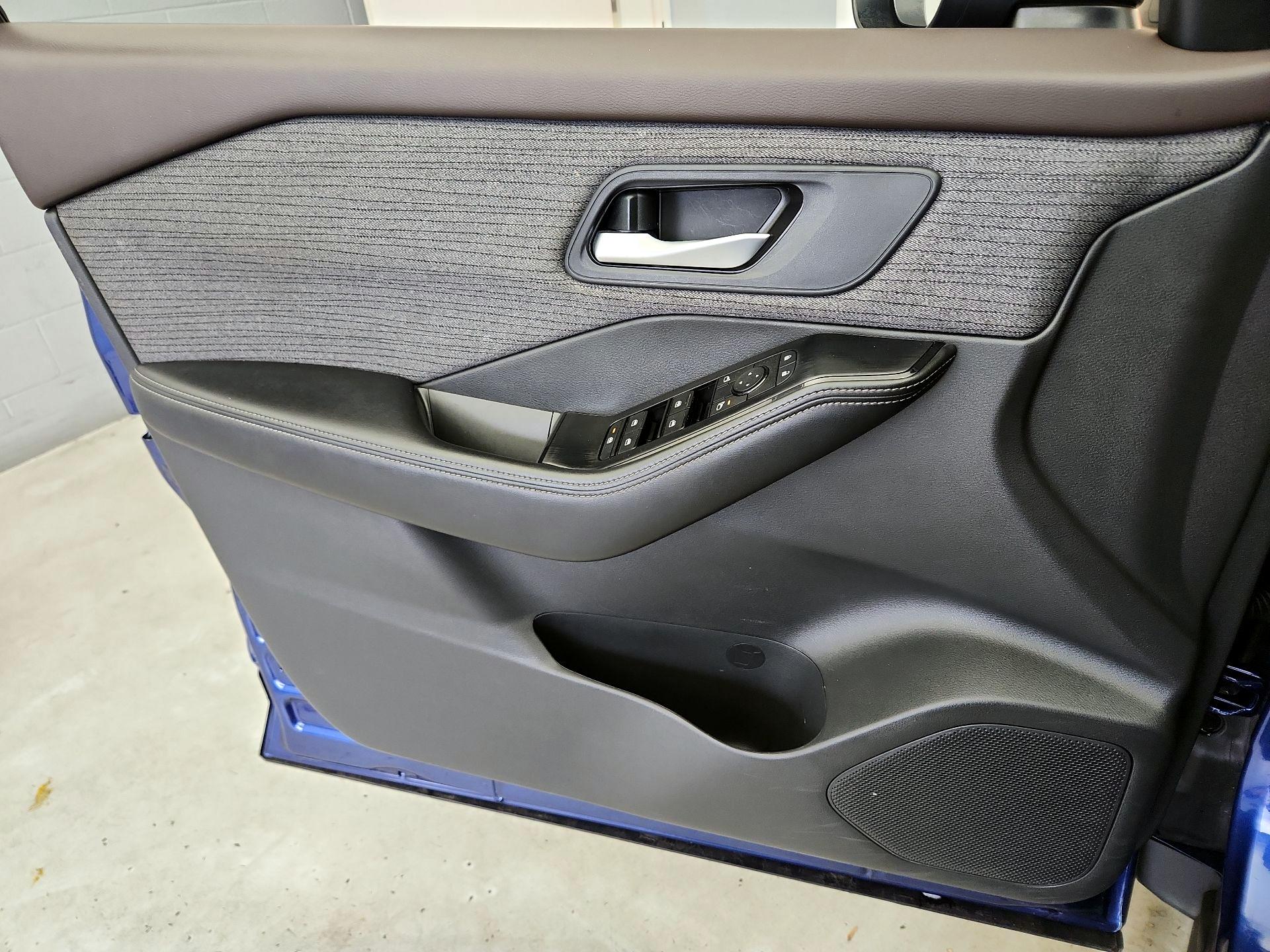 Thumbnail: 2023 Nissan Rogue - 12