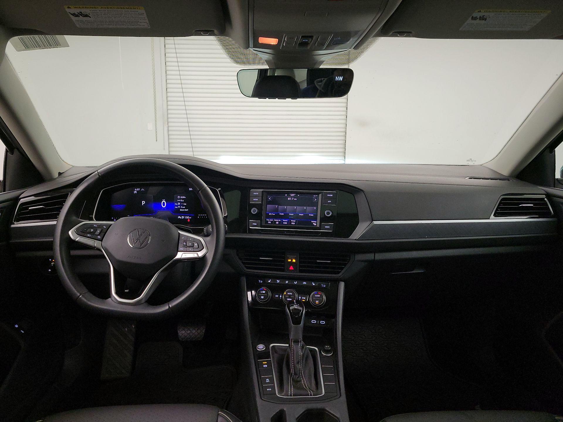 Thumbnail: 2024 Volkswagen Jetta - 9