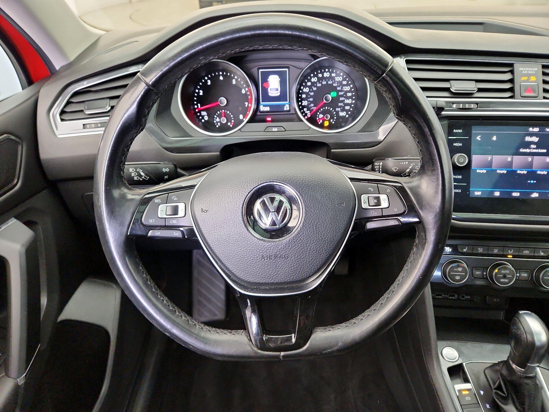 Thumbnail: 2018 Volkswagen Tiguan - 10