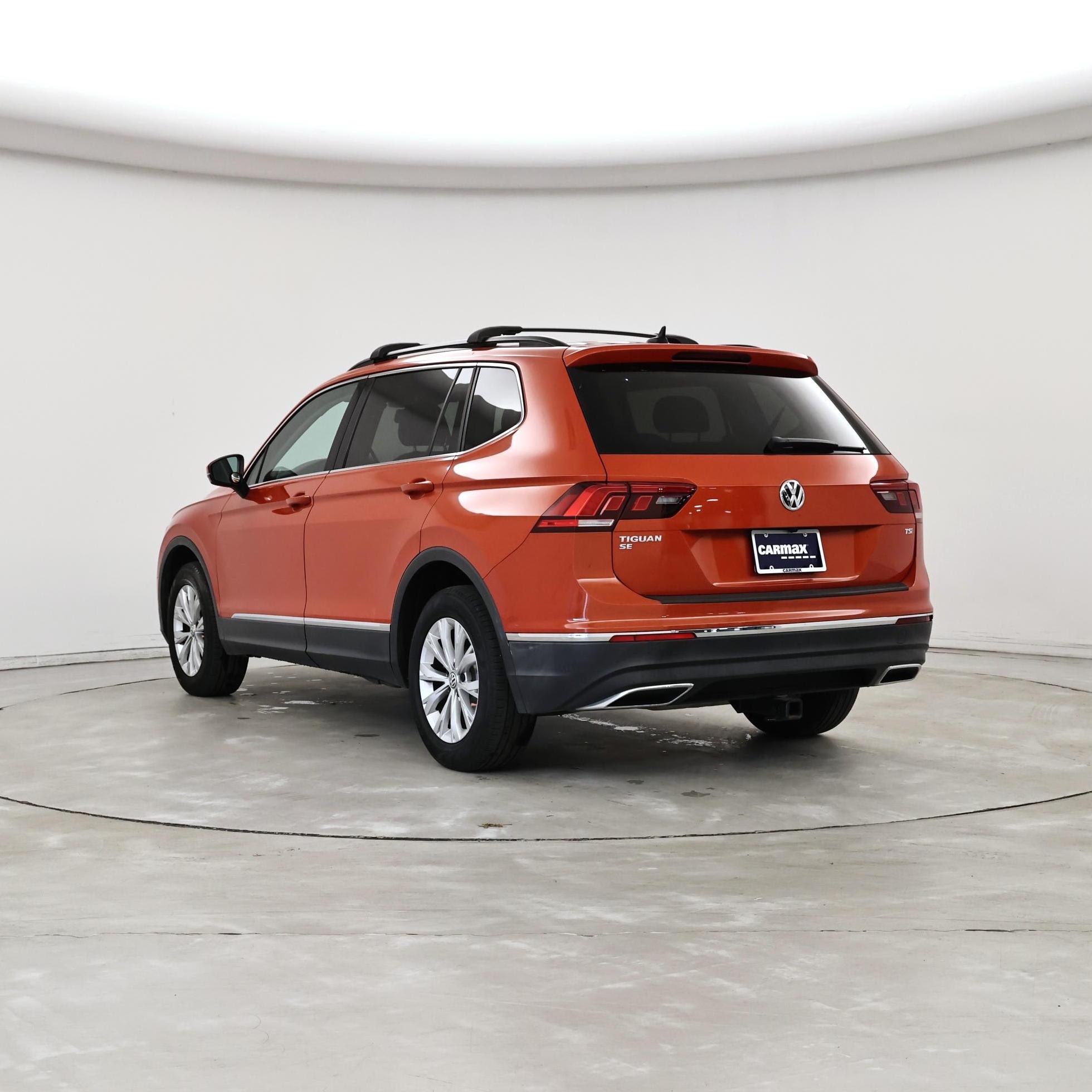 Thumbnail: 2018 Volkswagen Tiguan - 2