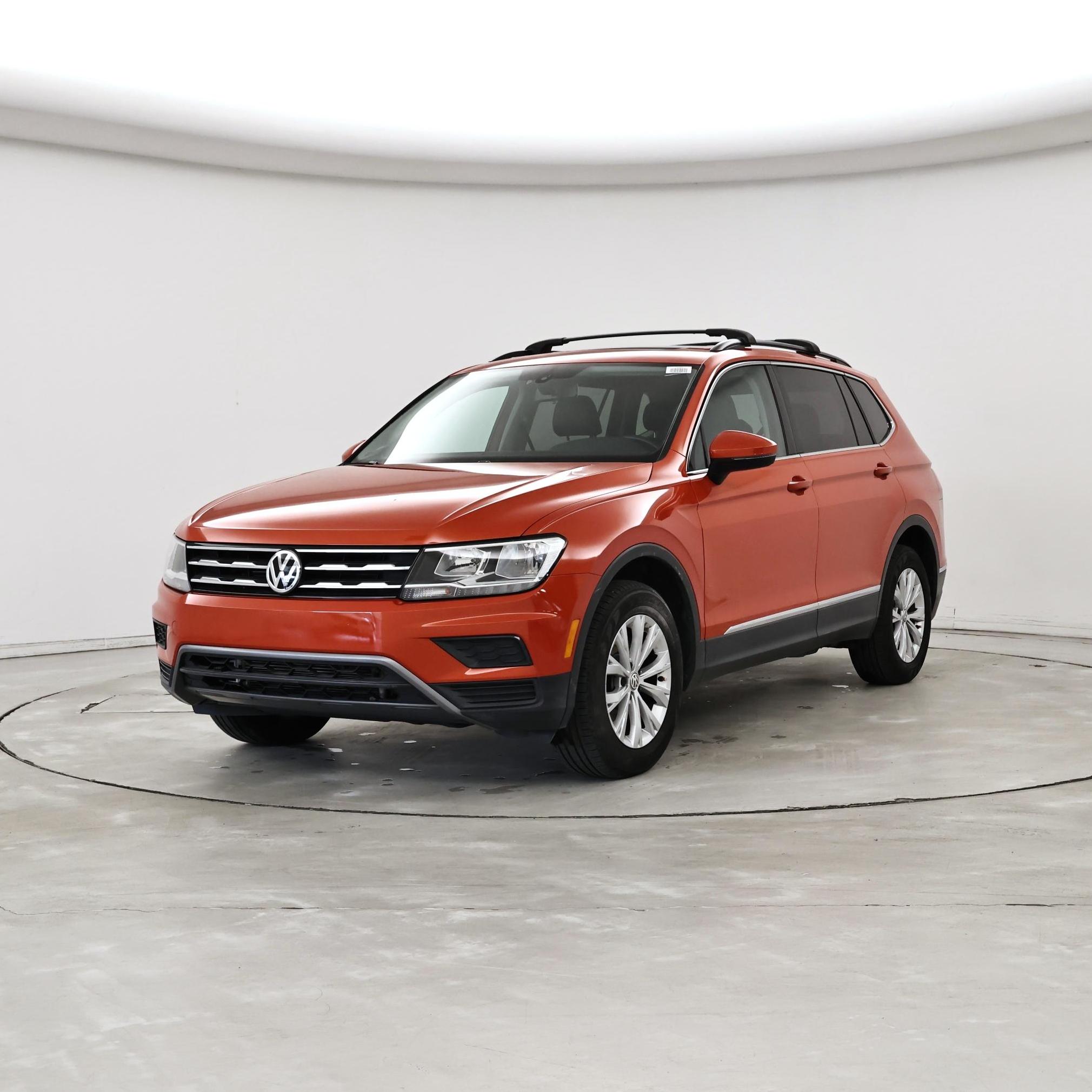 Thumbnail: 2018 Volkswagen Tiguan - 4