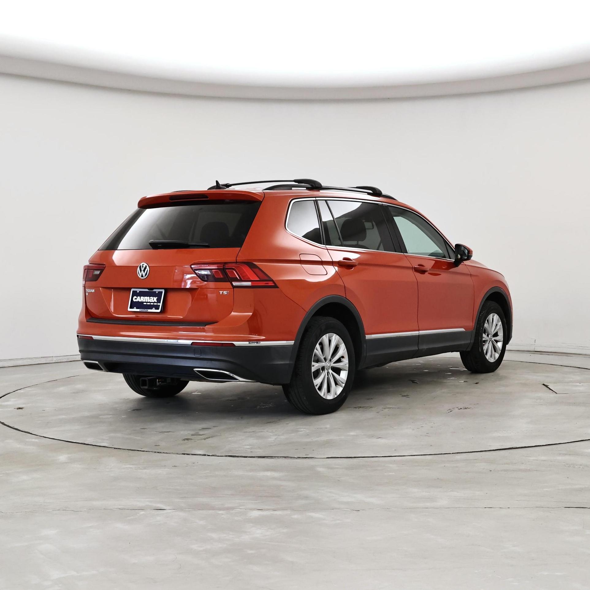 Thumbnail: 2018 Volkswagen Tiguan - 8