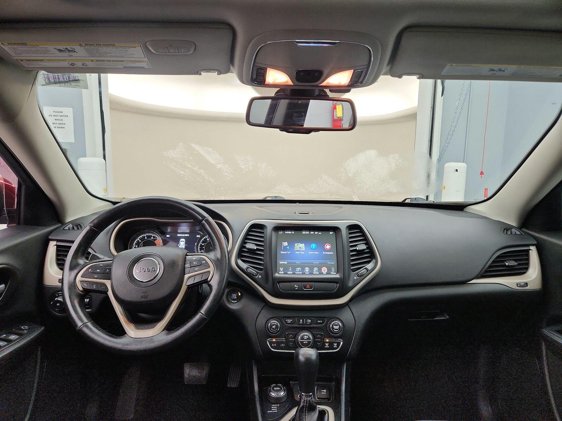 Thumbnail: 2016 Jeep Cherokee - 9