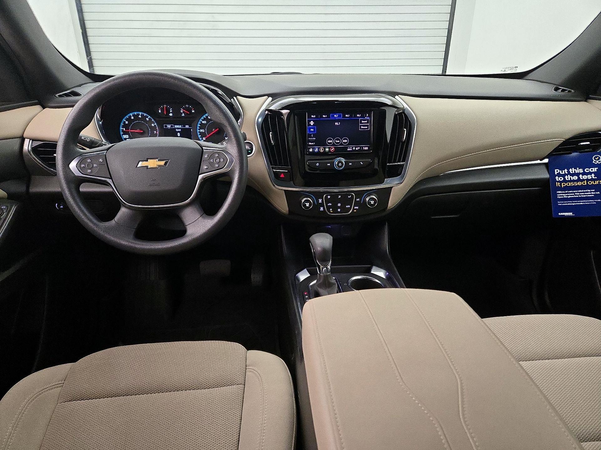 Thumbnail: 2022 Chevrolet Traverse - 9